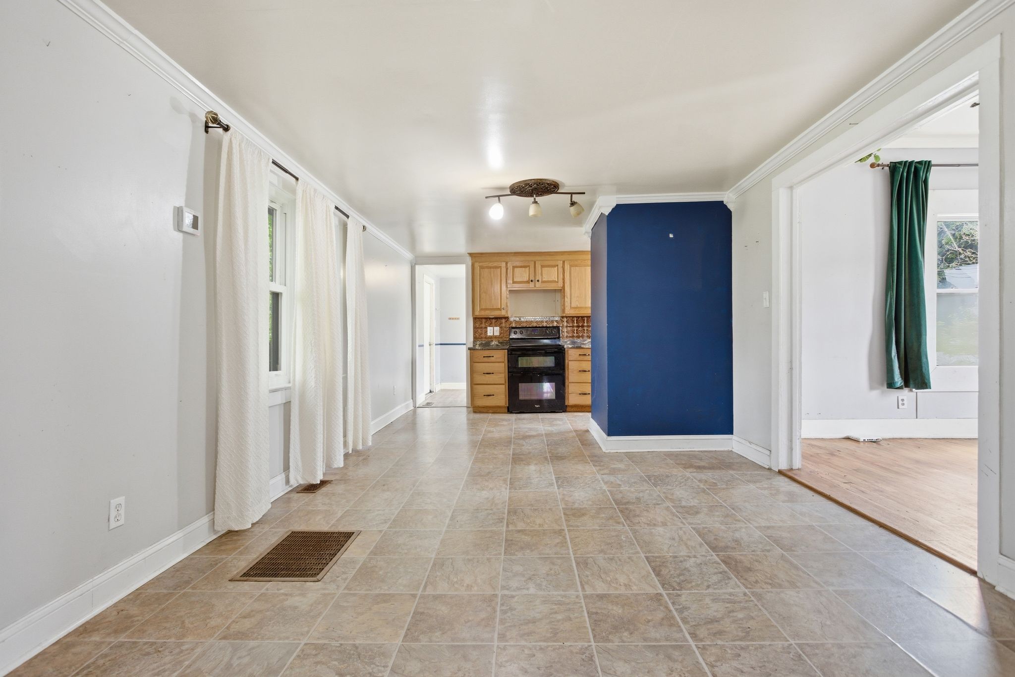 306 N Main St