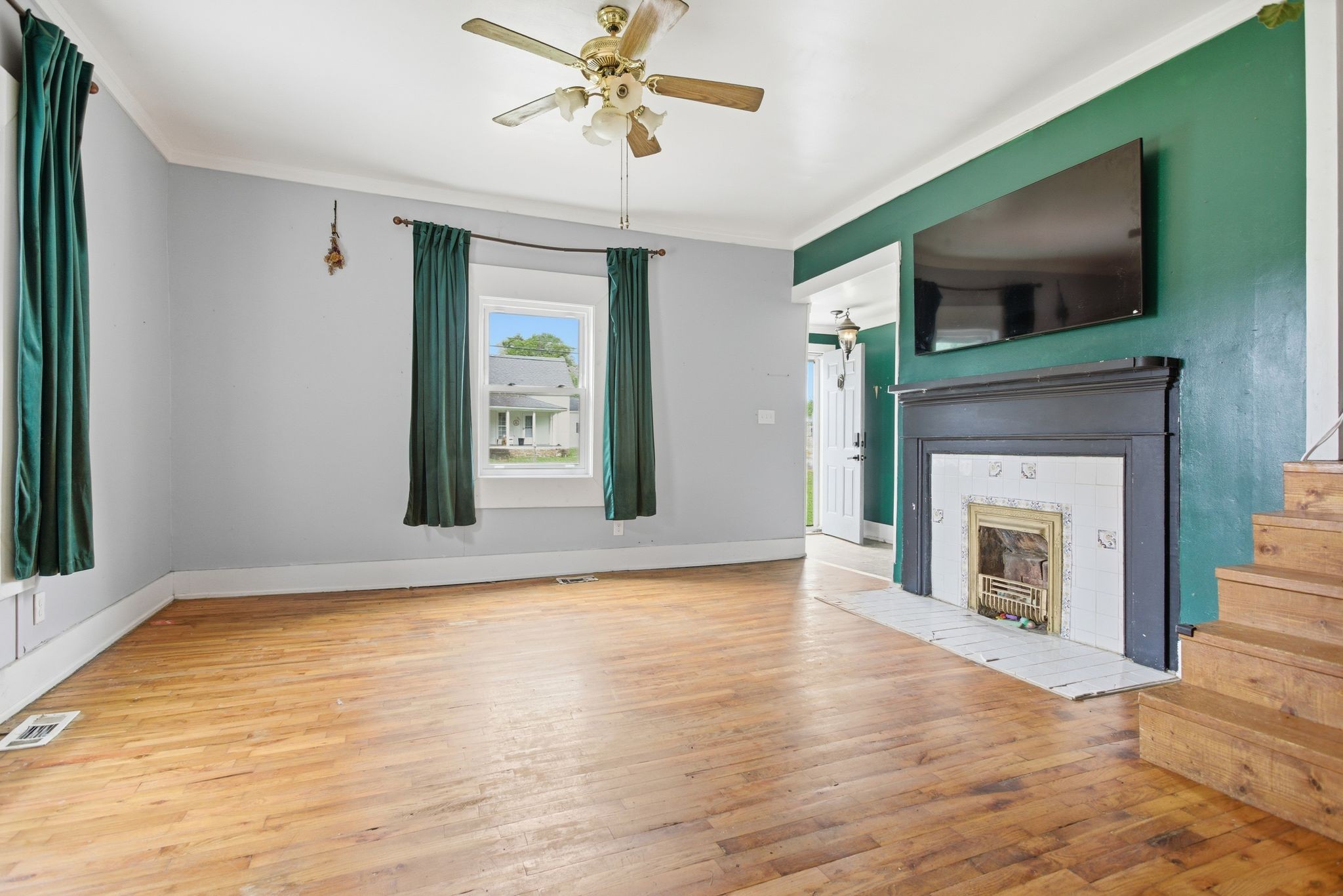 306 N Main St