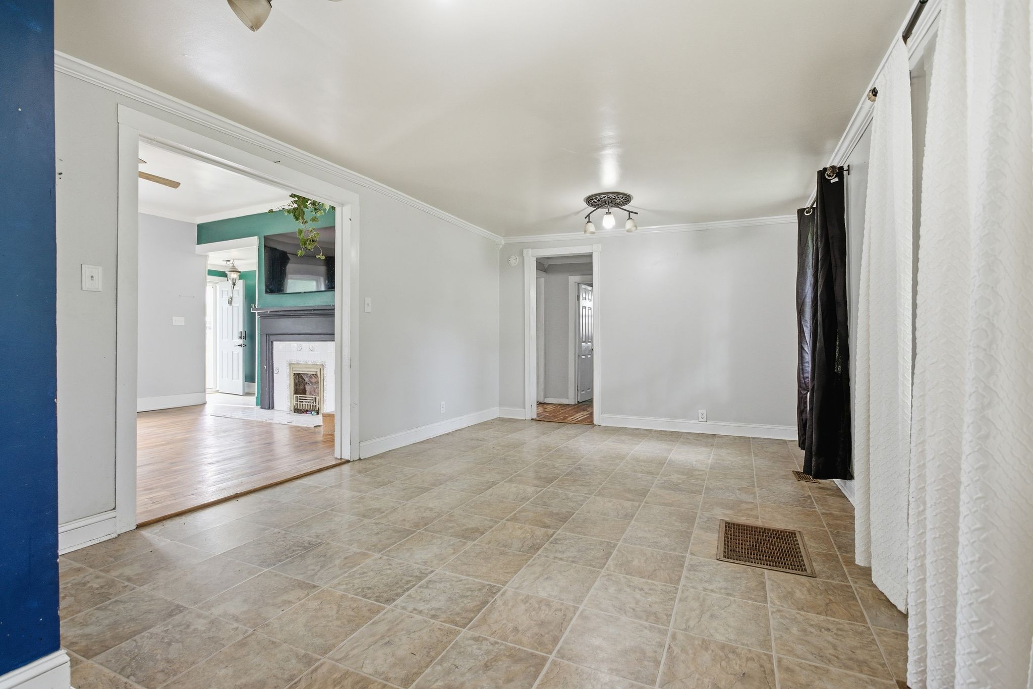 306 N Main St