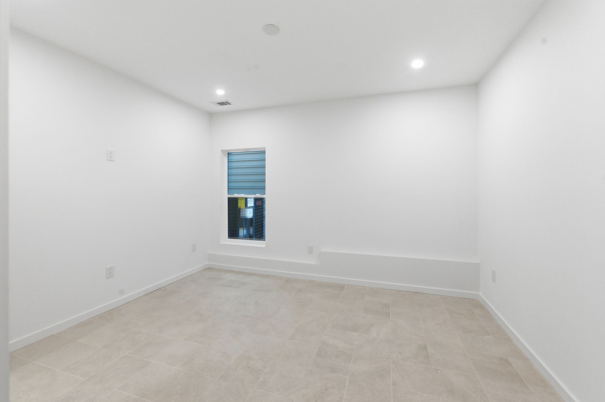 2505 Barclay Dr
