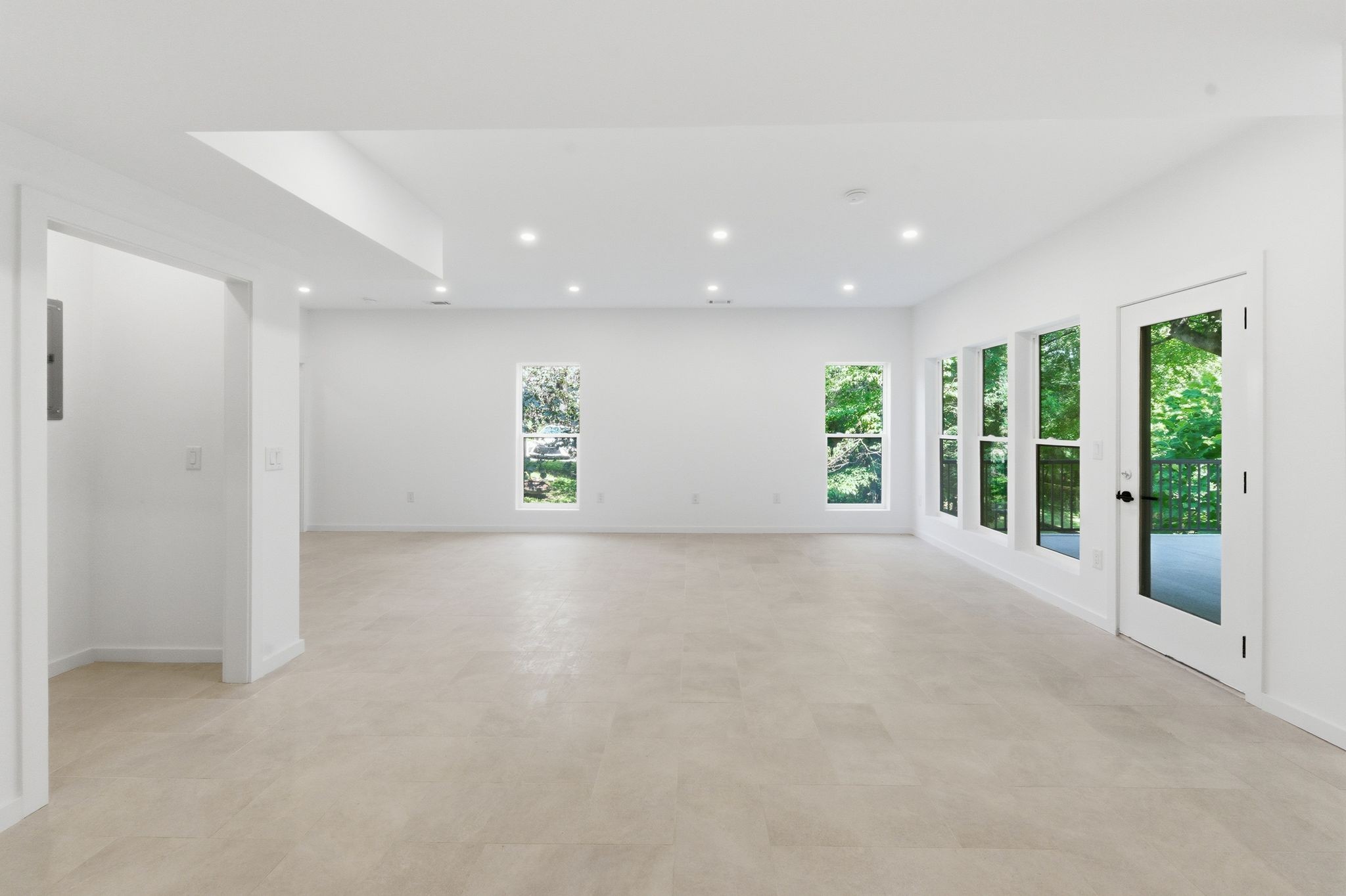 2505 Barclay Dr