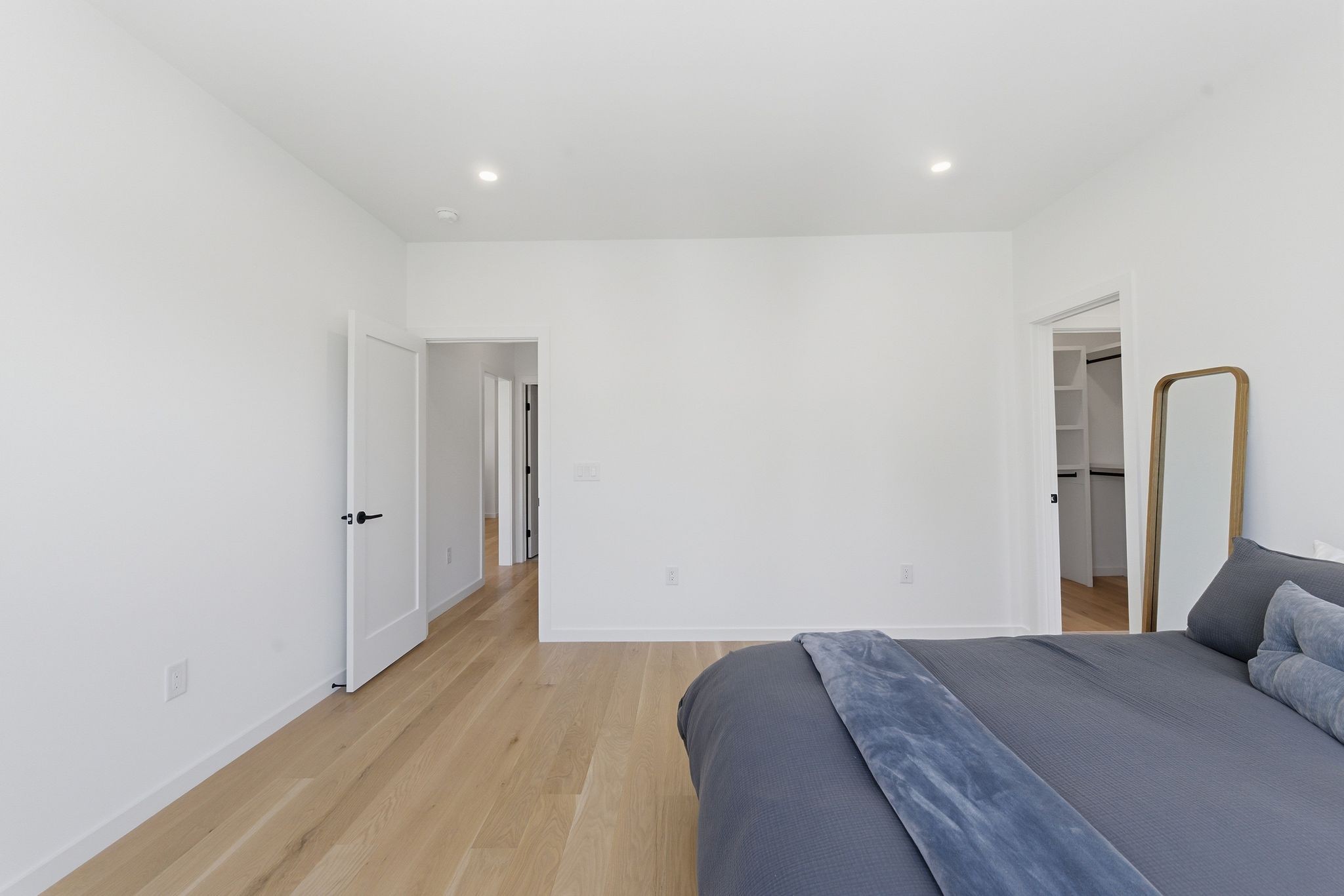 2505 Barclay Dr