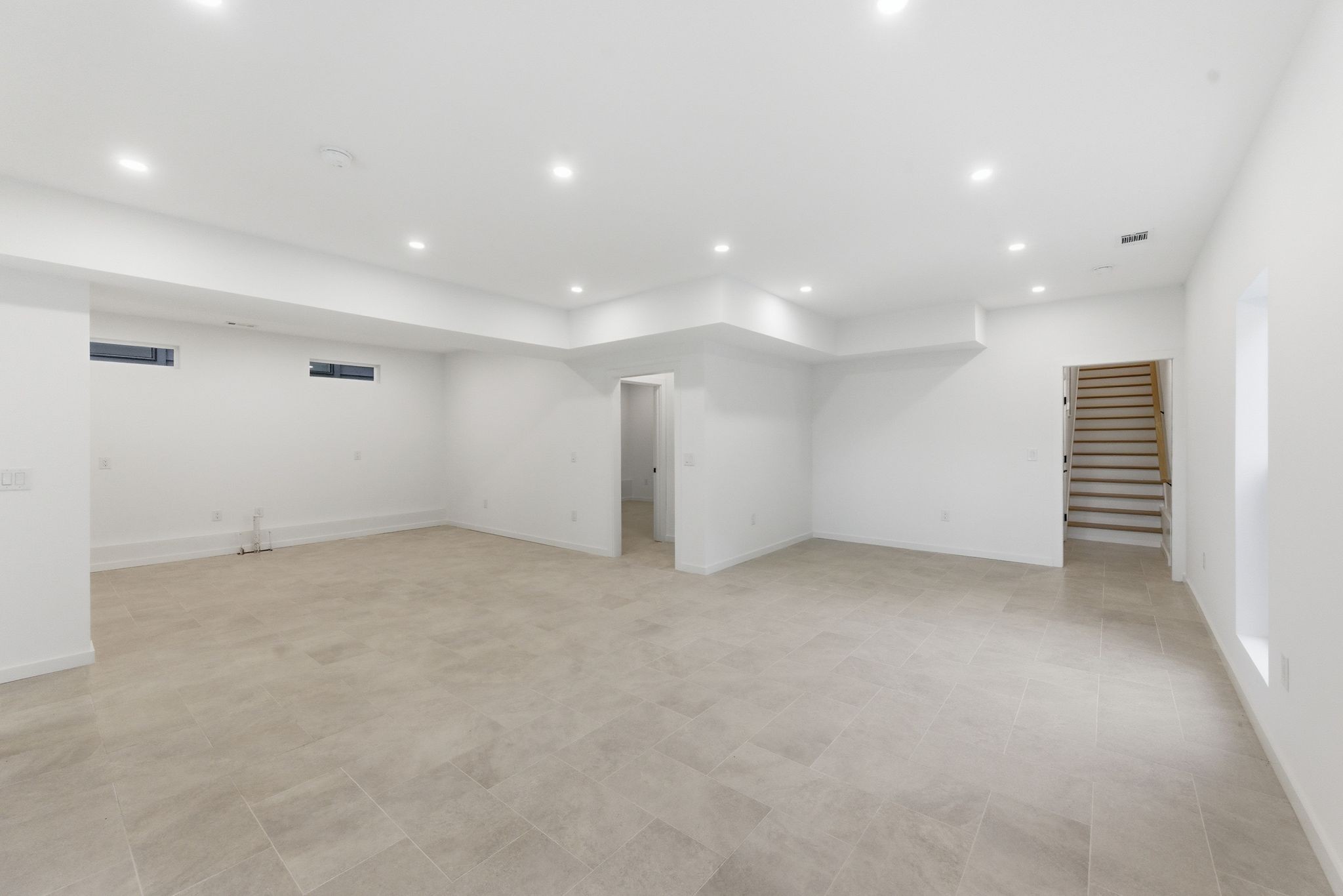 2505 Barclay Dr