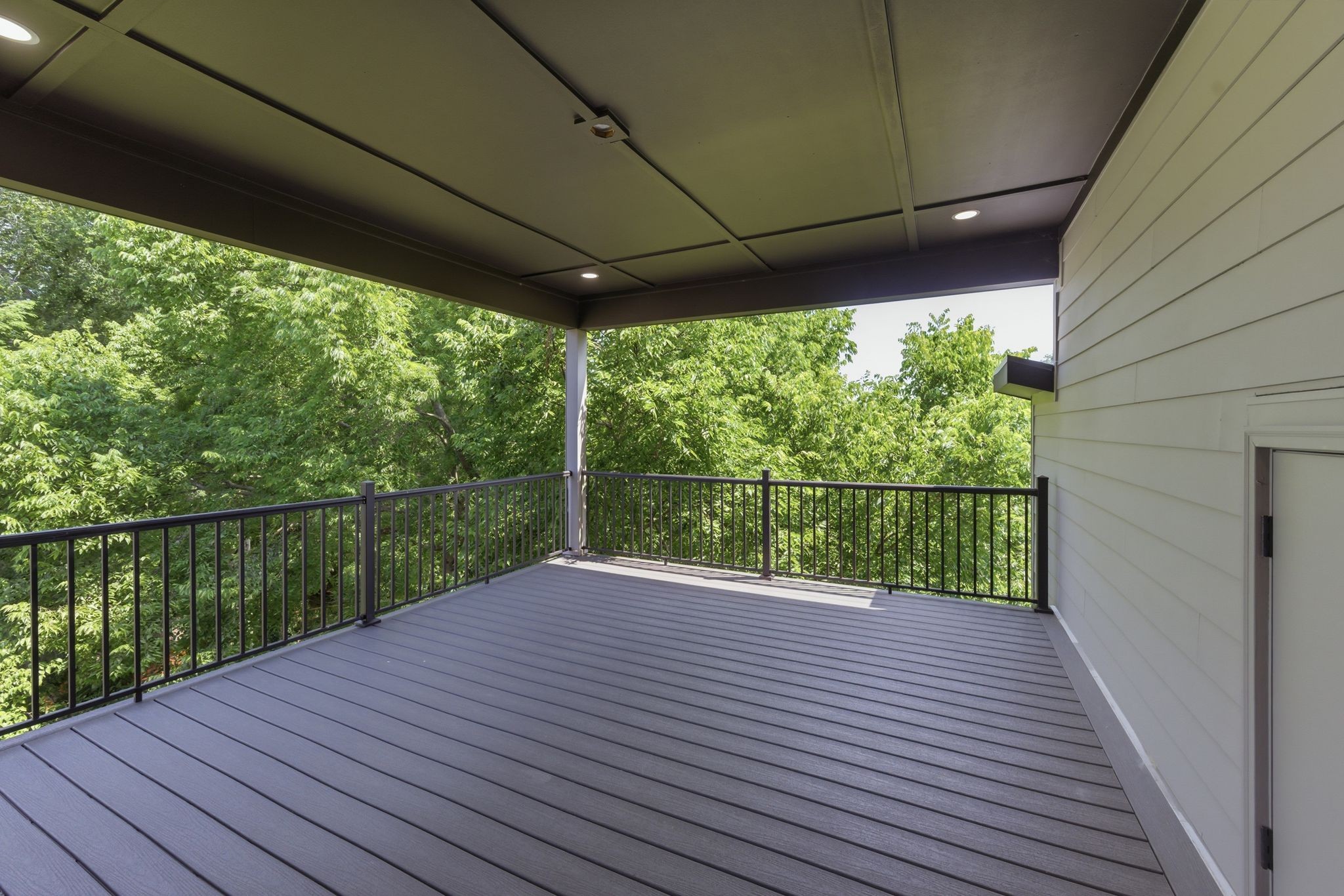 2505 Barclay Dr