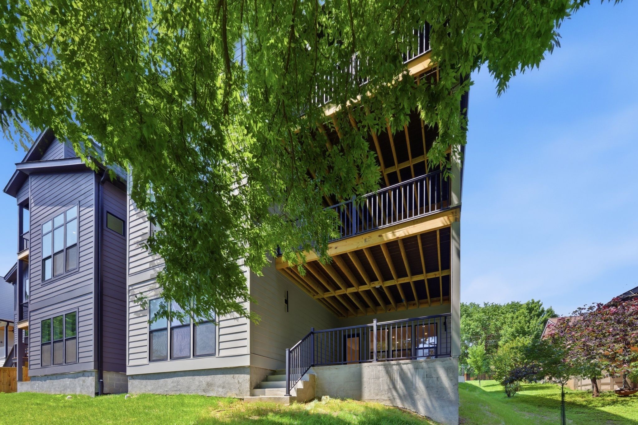 2505 Barclay Dr