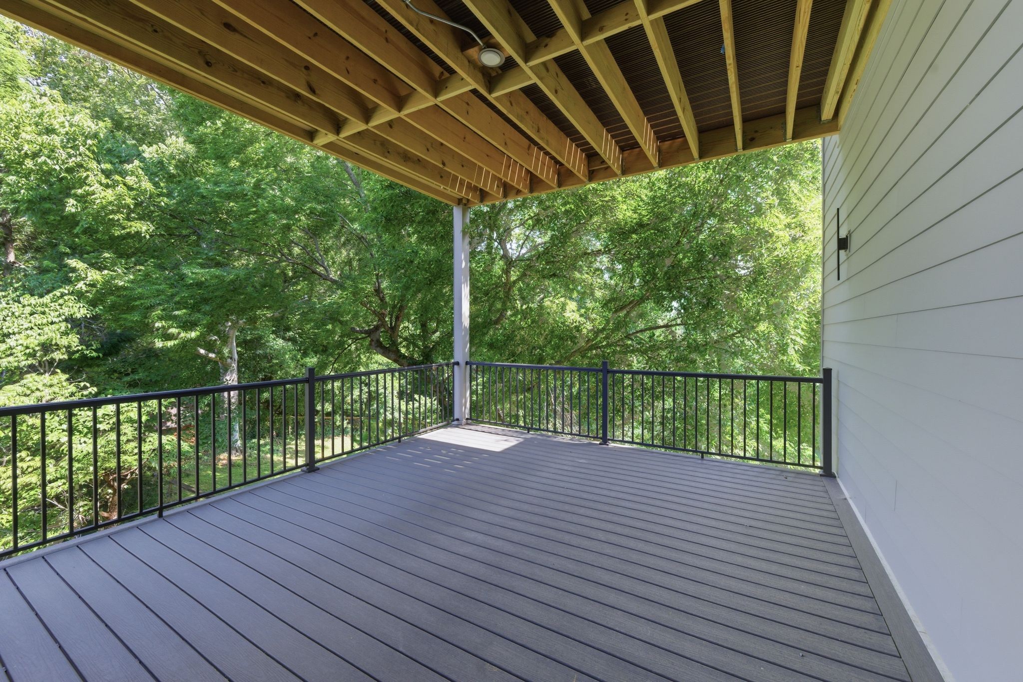 2505 Barclay Dr