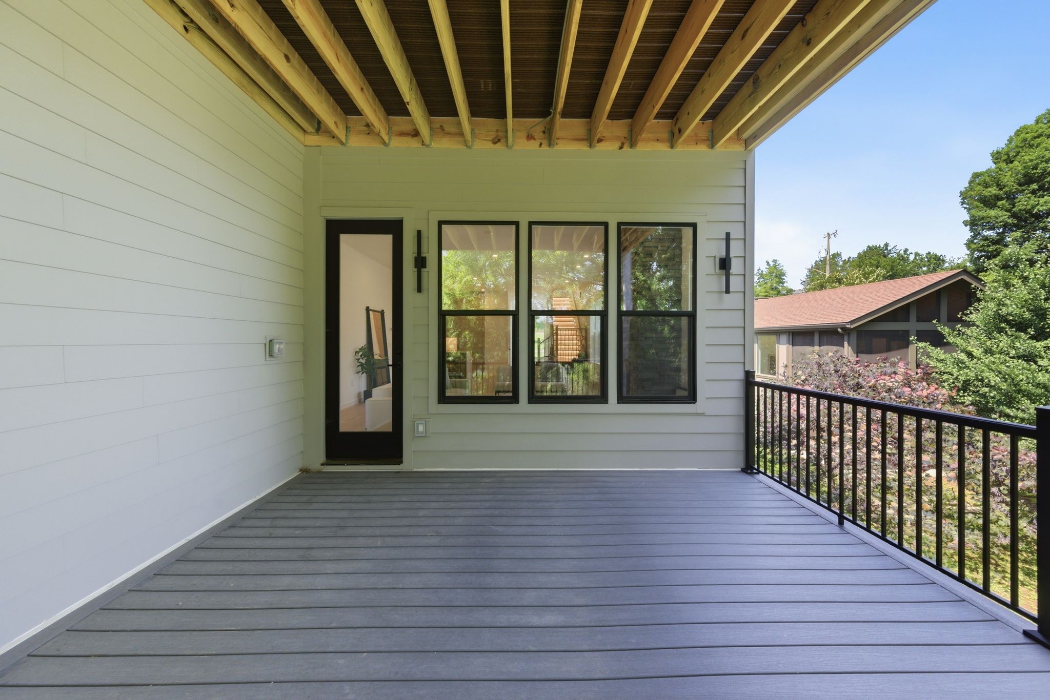 2505 Barclay Dr