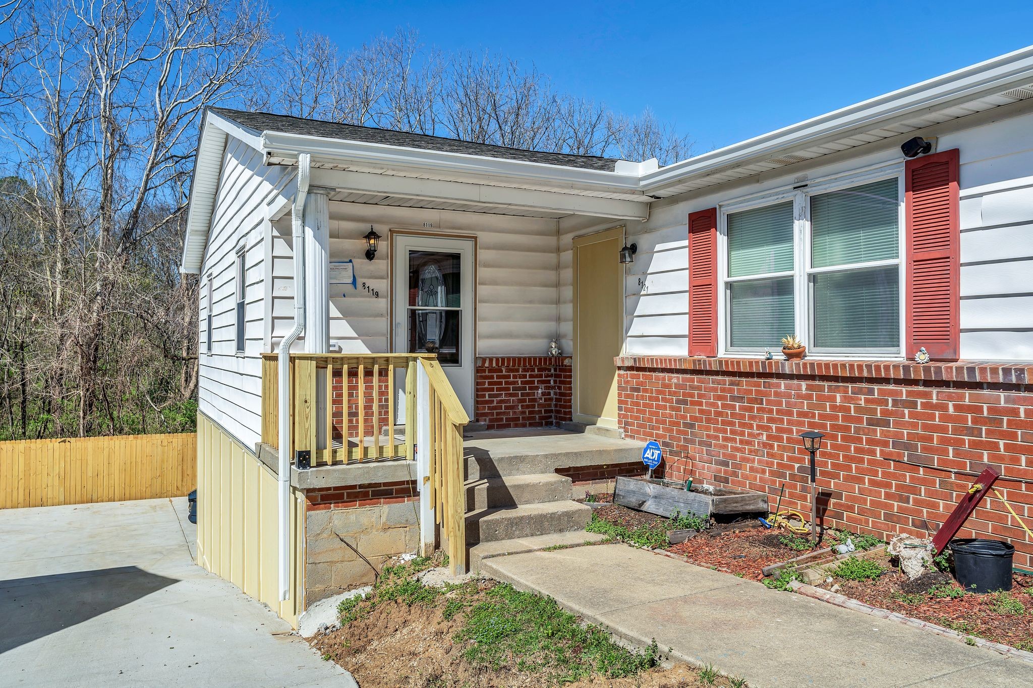 8115 Bonnafair Dr