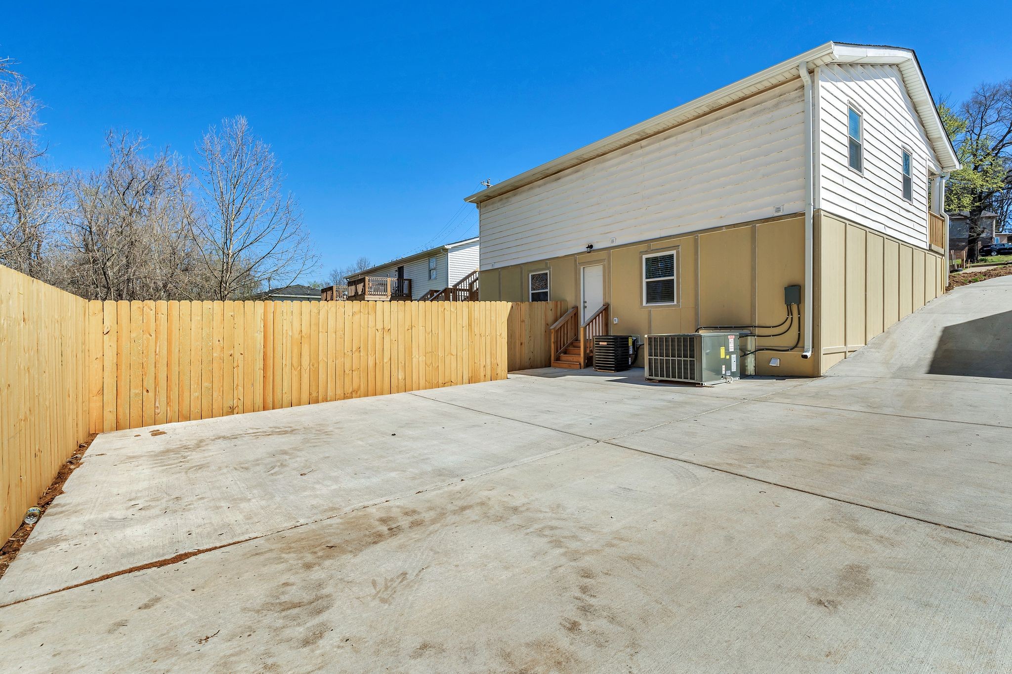8115 Bonnafair Dr