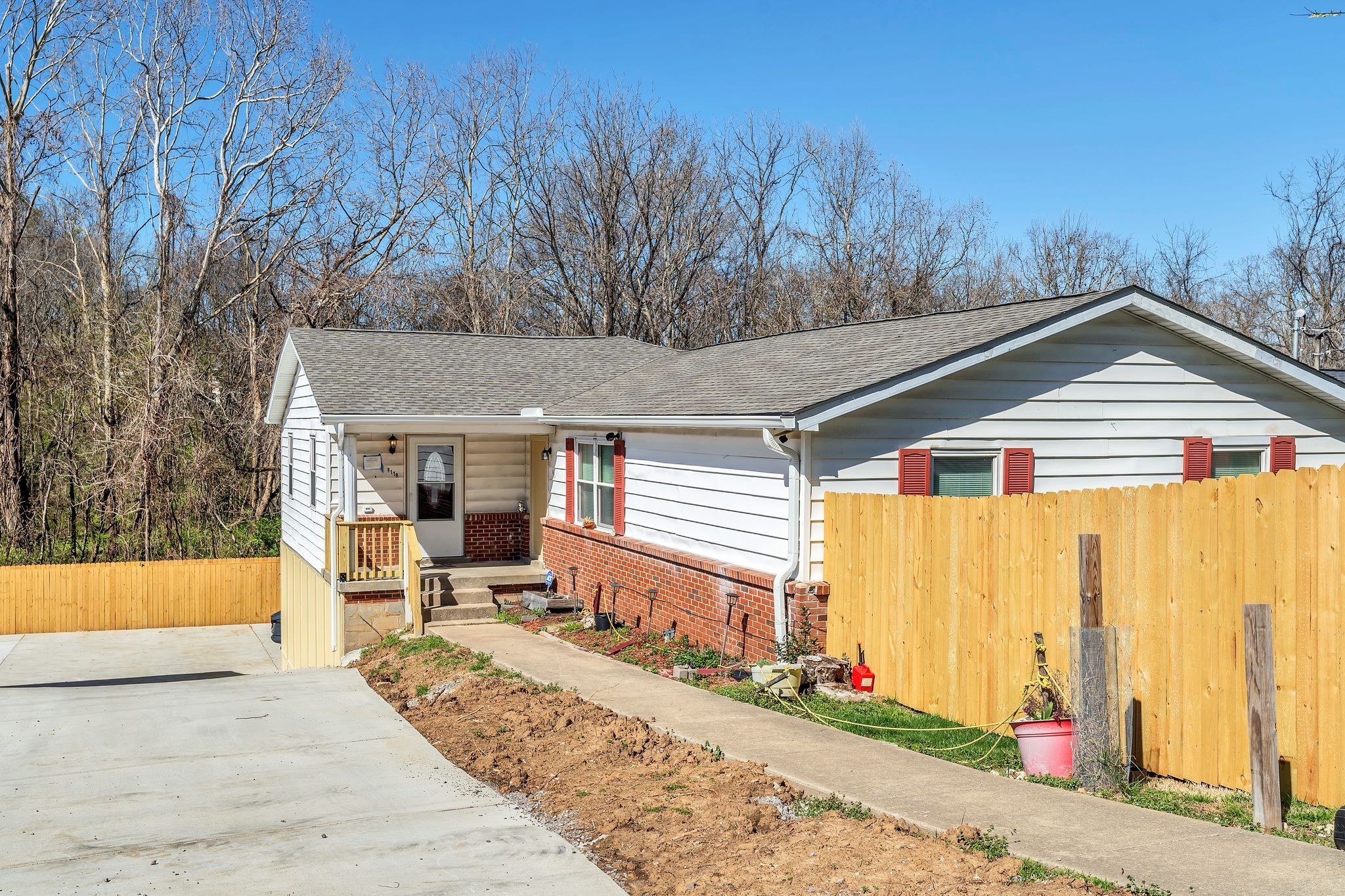 8119 Bonnafair Dr