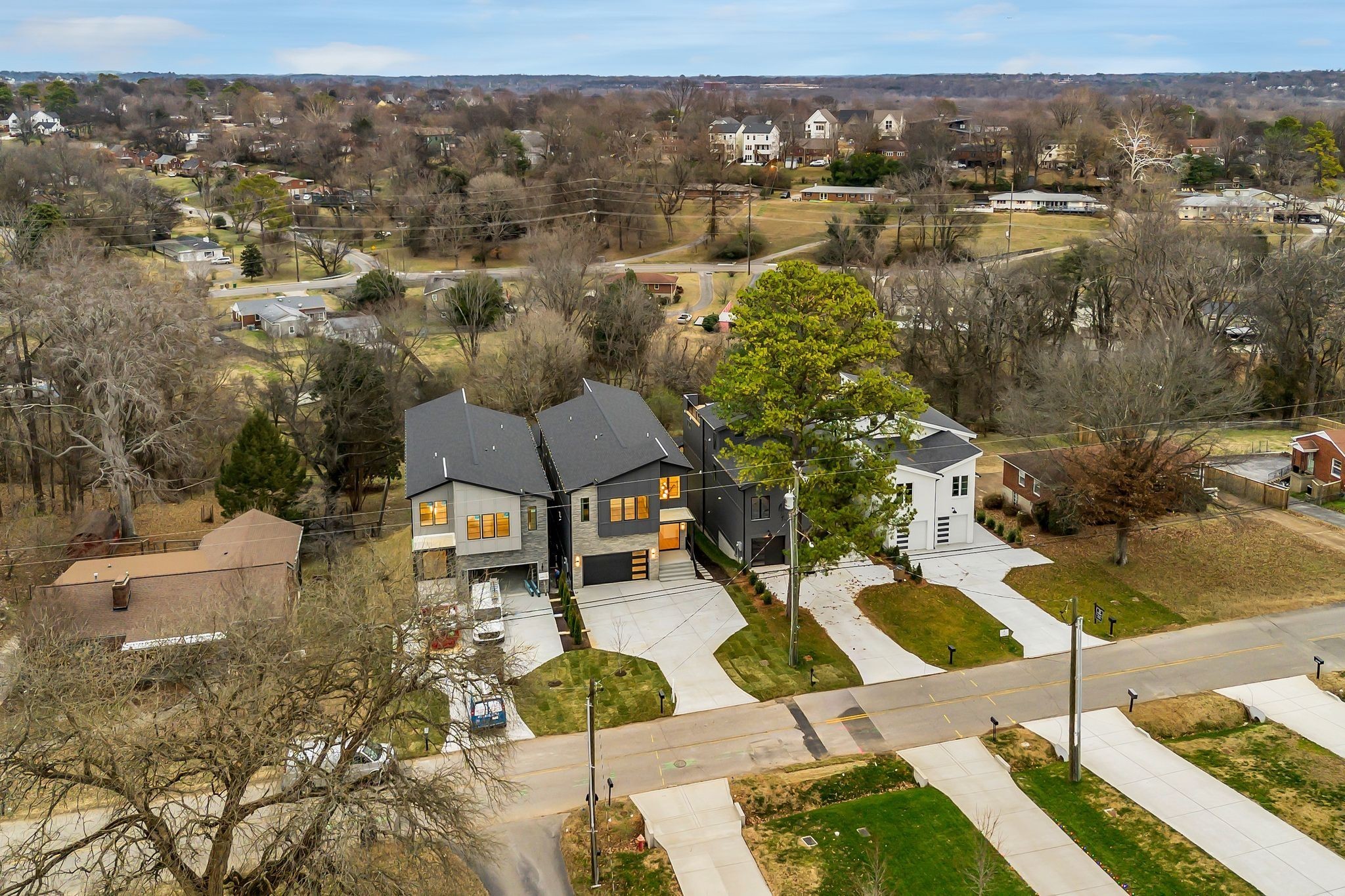 2505 Barclay Dr