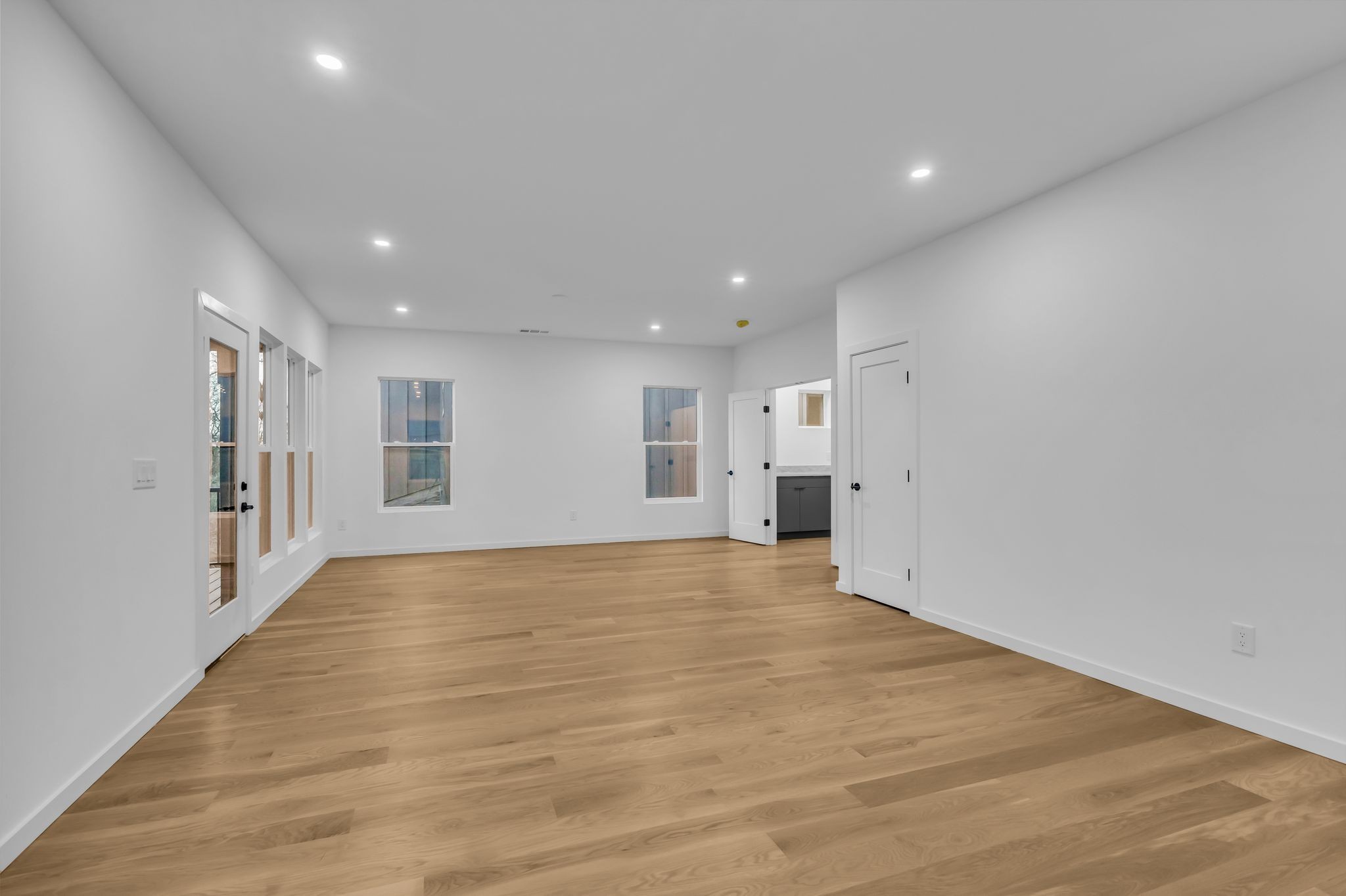 2505 Barclay Dr