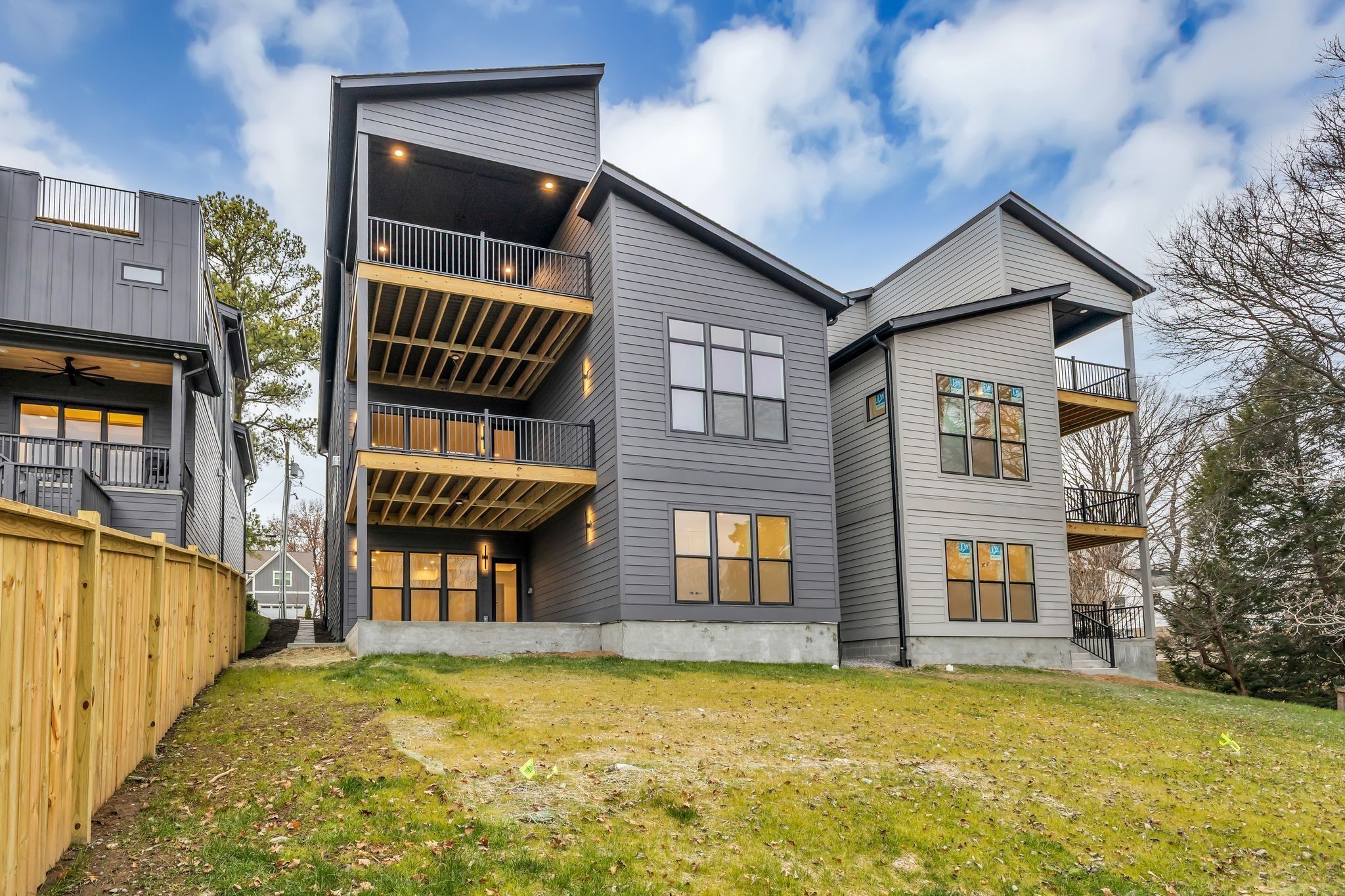 2505 Barclay Dr