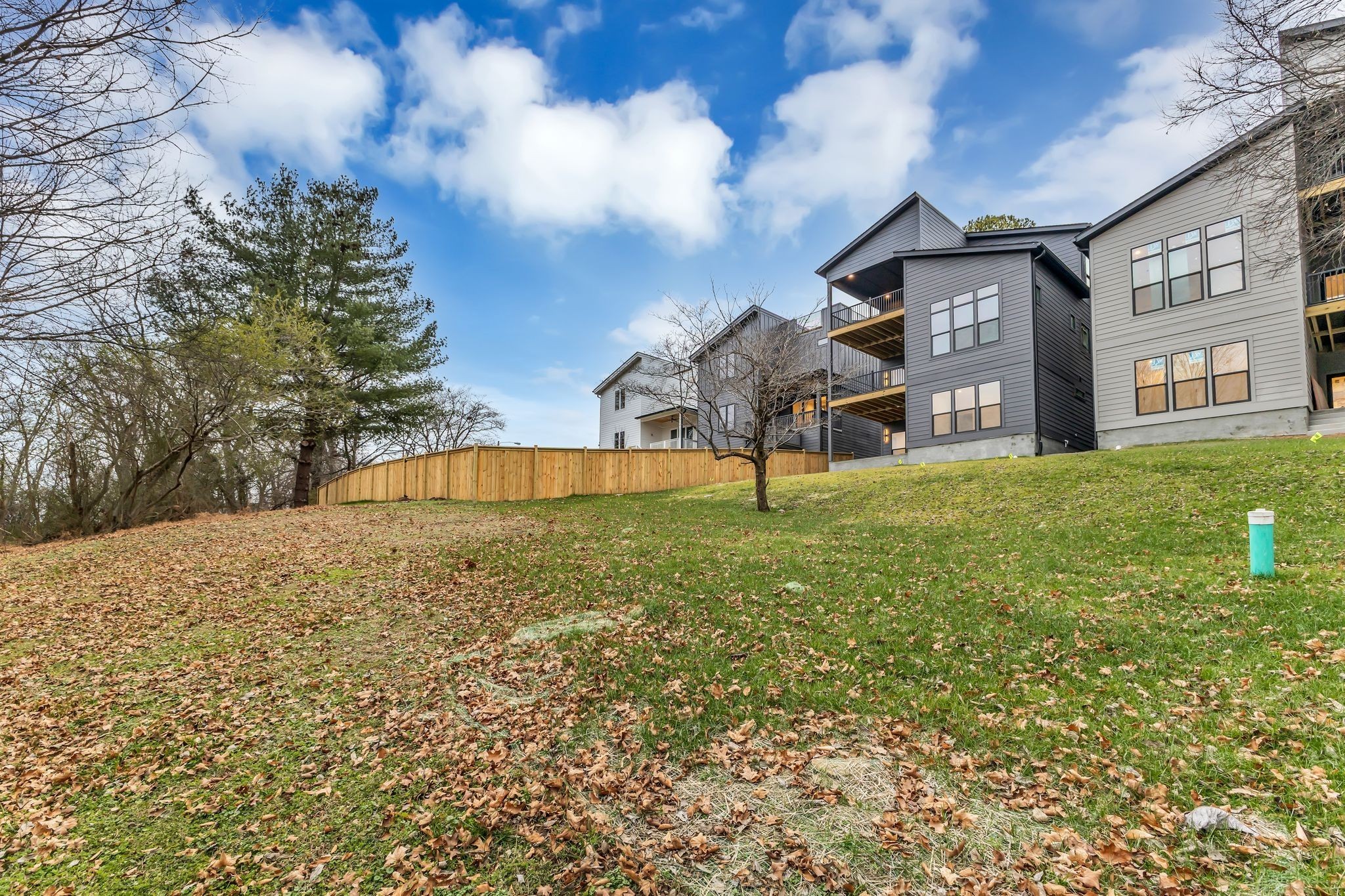 2505 Barclay Dr