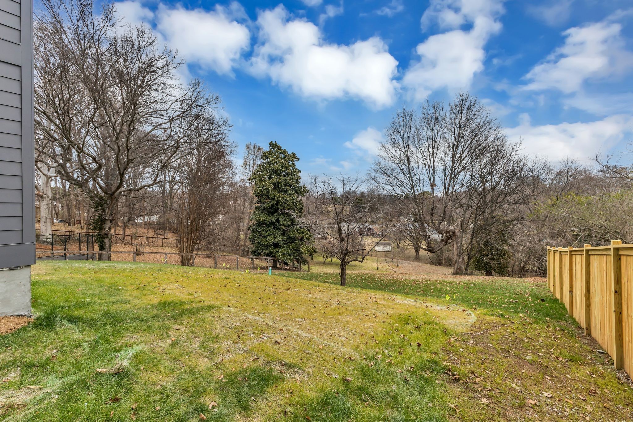 2505 Barclay Dr
