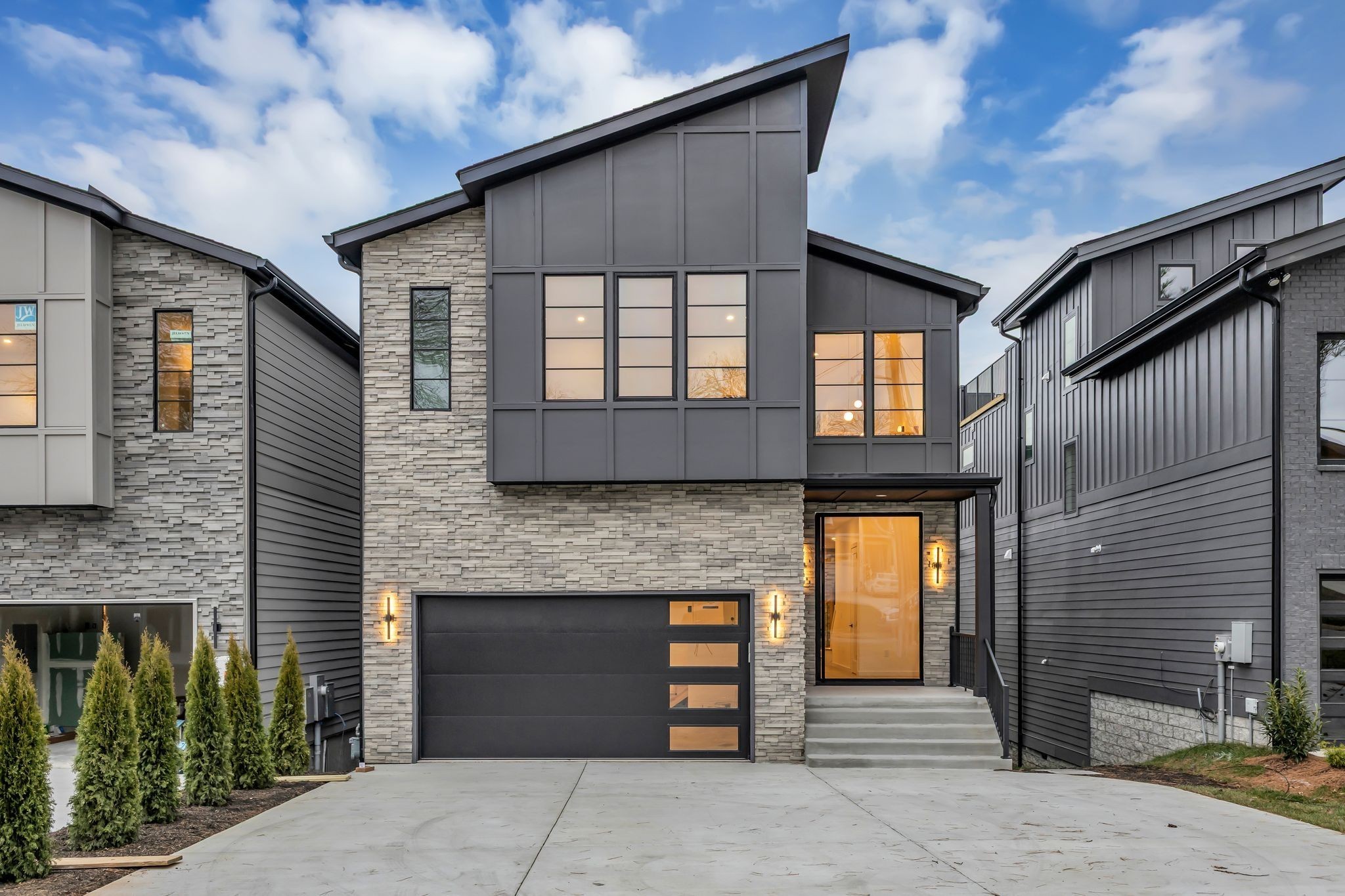 2505 Barclay Dr