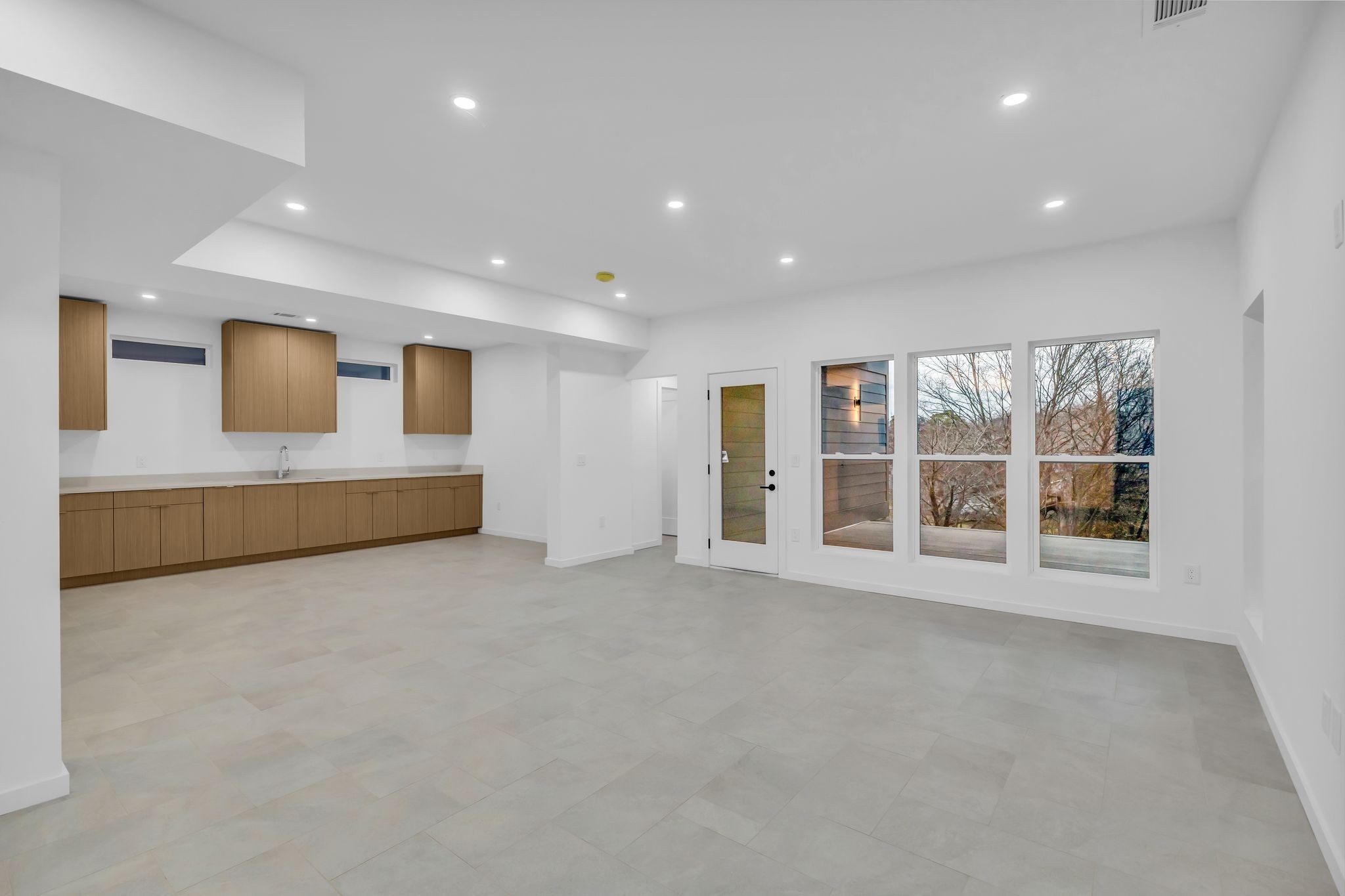 2505 Barclay Dr