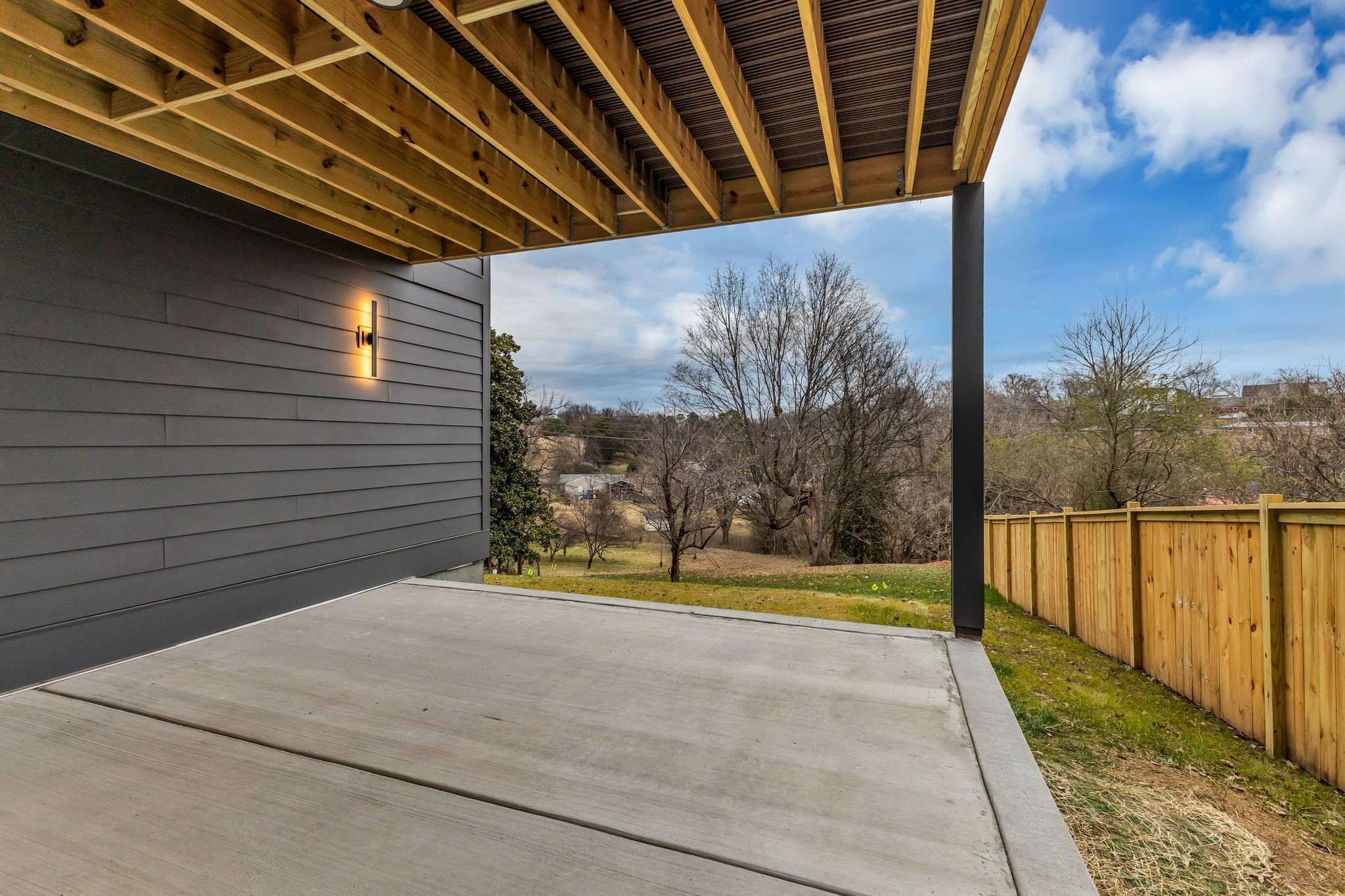2505 Barclay Dr