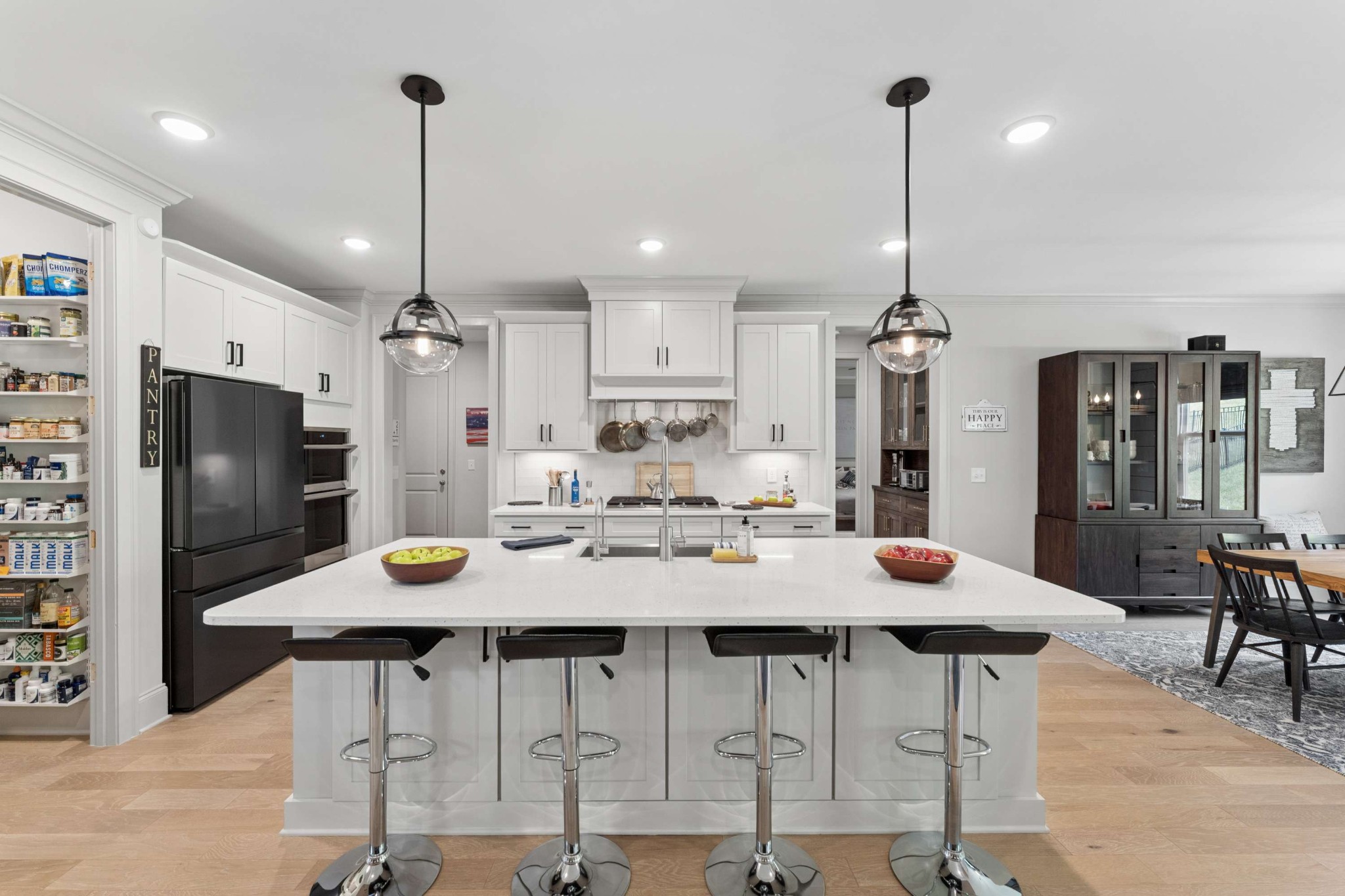7025 Vineyard Valley Dr