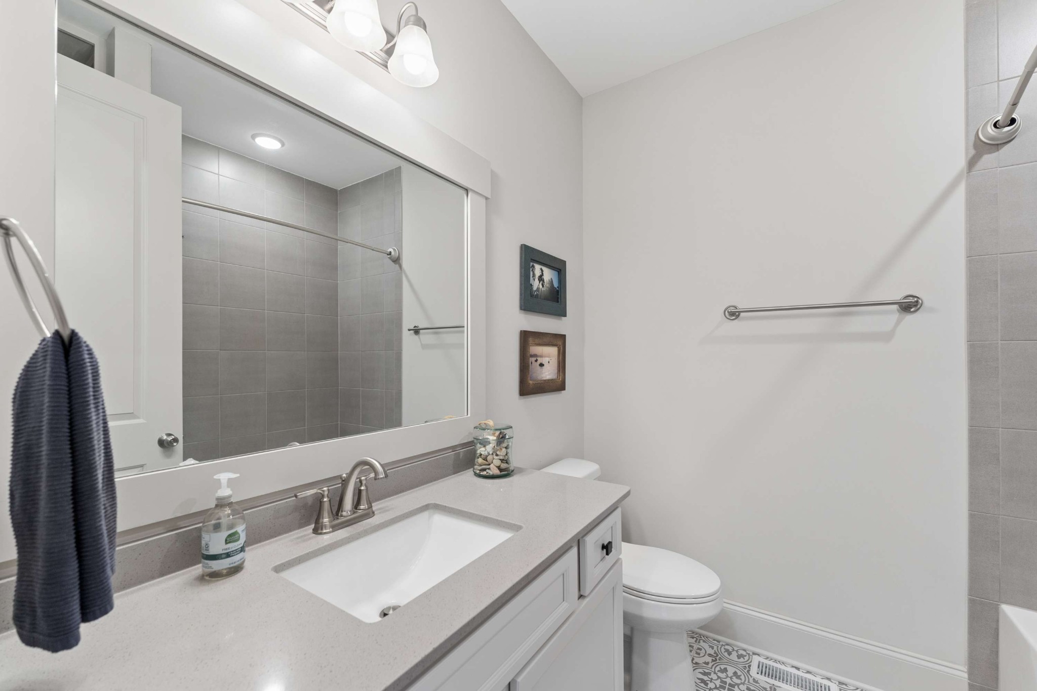 7025 Vineyard Valley Dr