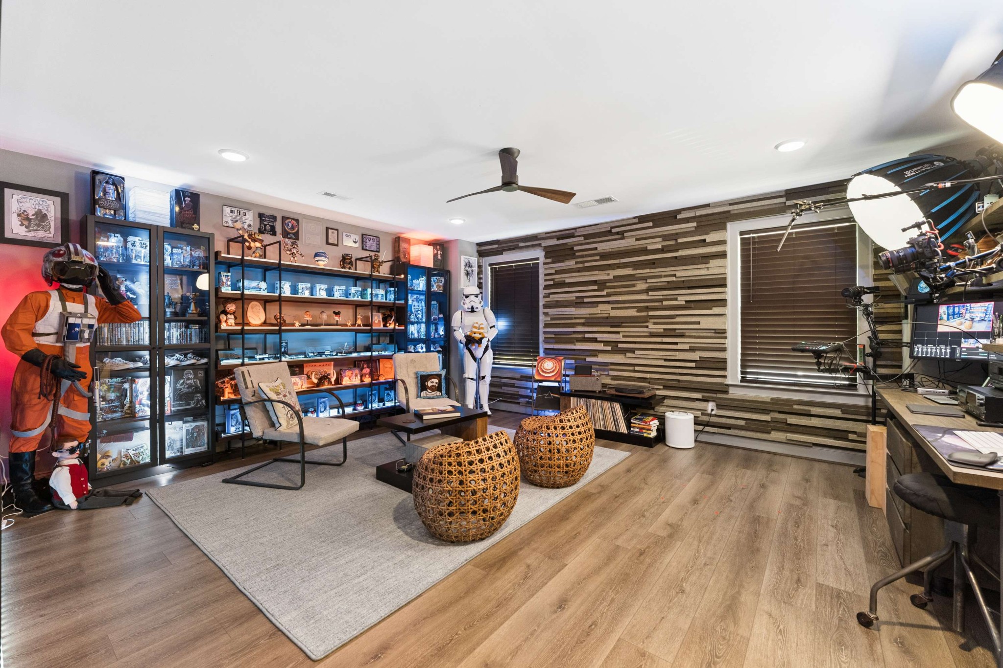 7025 Vineyard Valley Dr