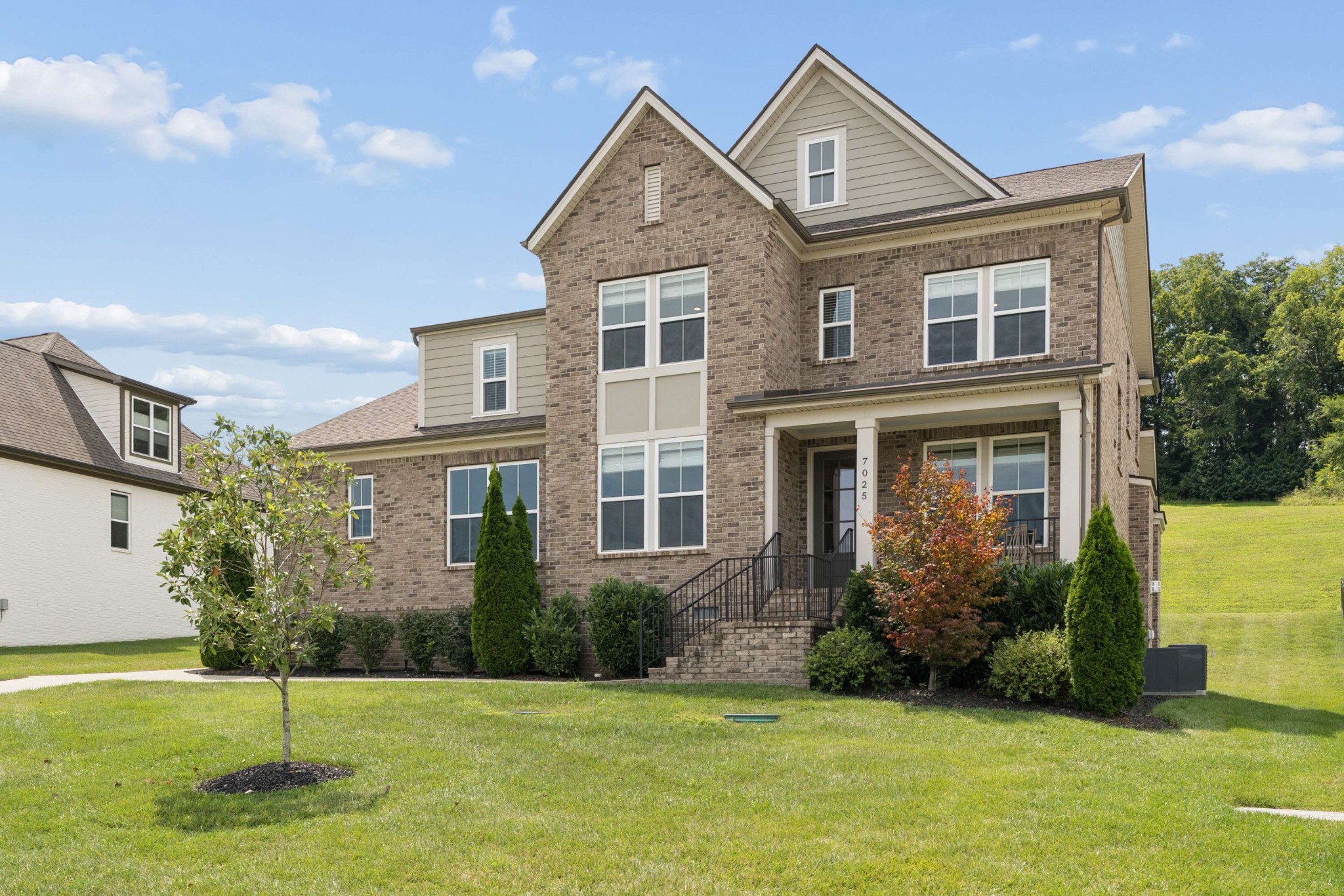 7025 Vineyard Valley Dr