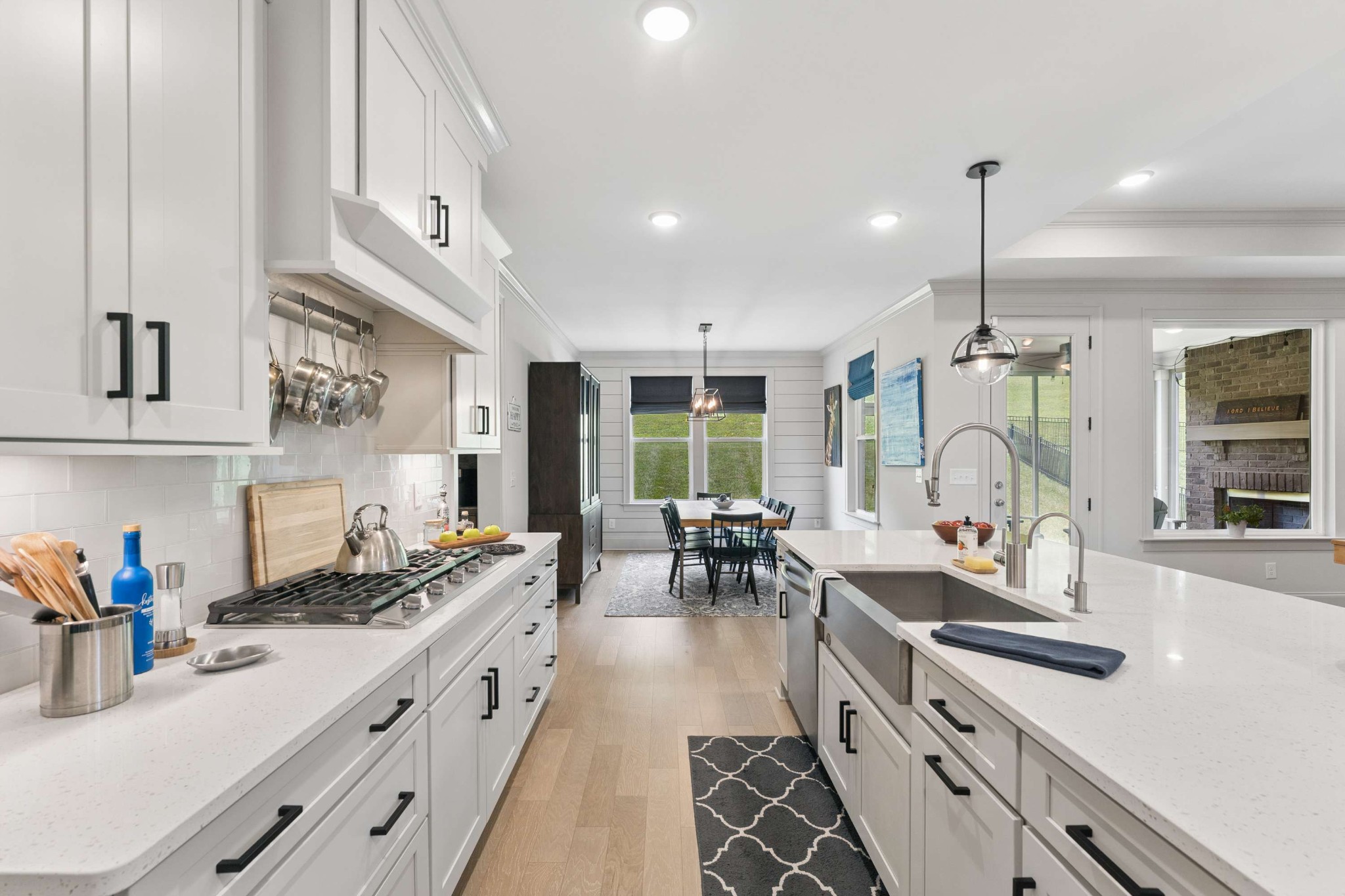 7025 Vineyard Valley Dr