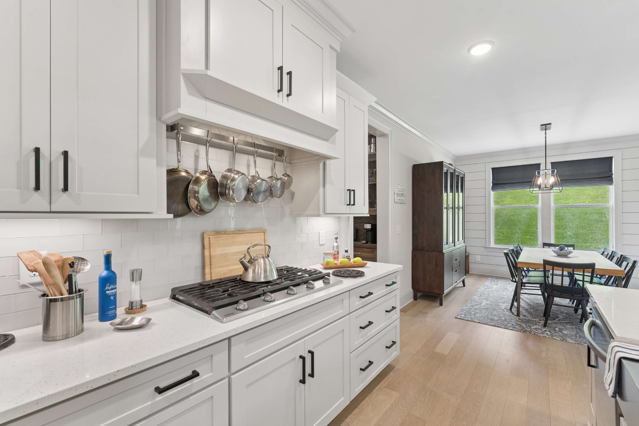 7025 Vineyard Valley Dr