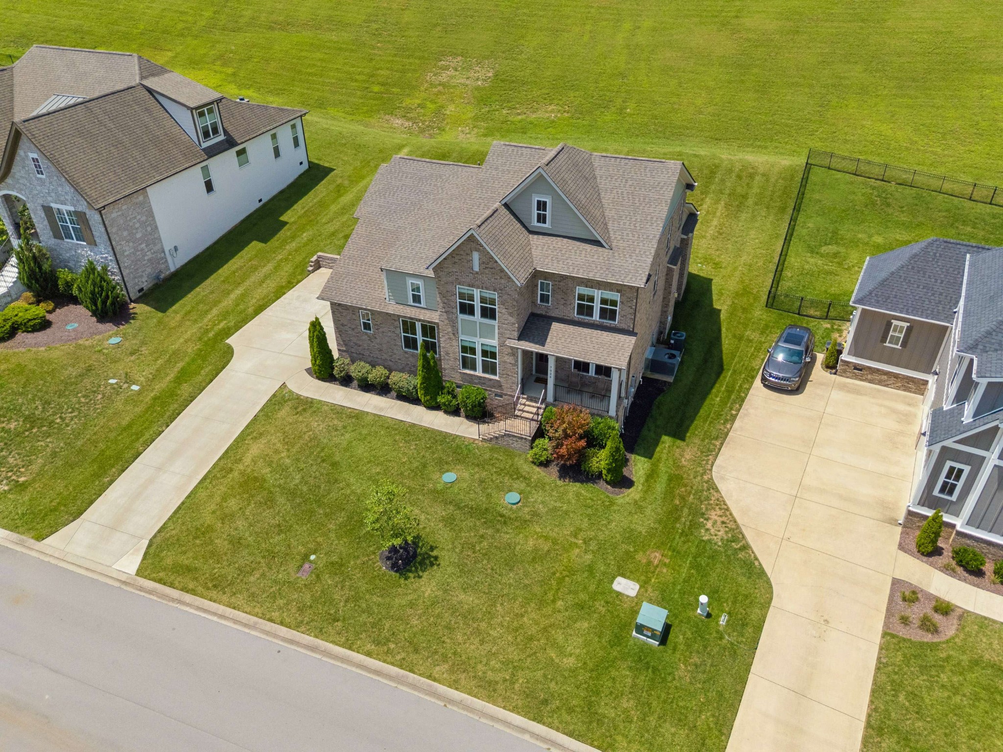 7025 Vineyard Valley Dr