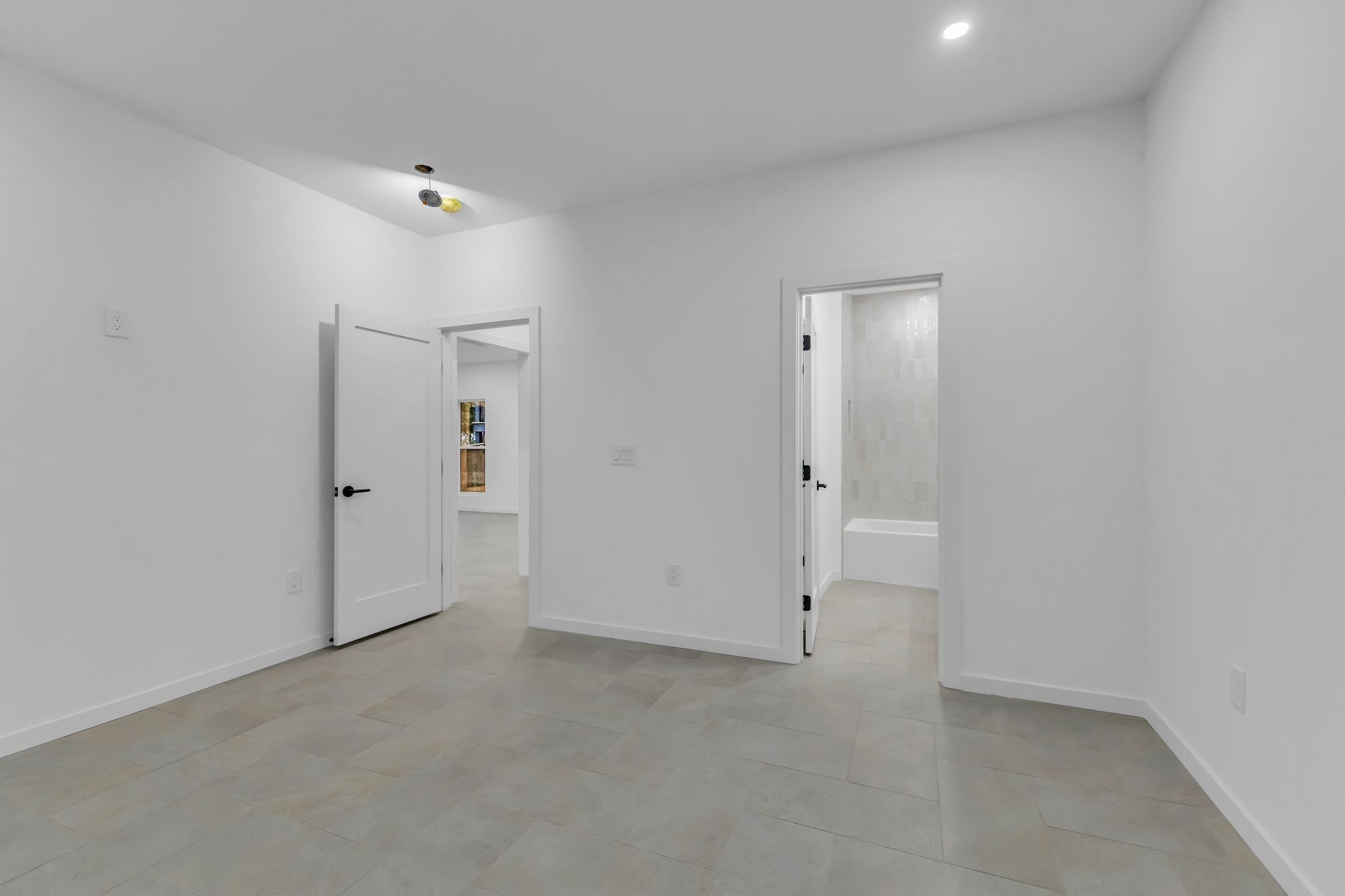 2505 Barclay Dr
