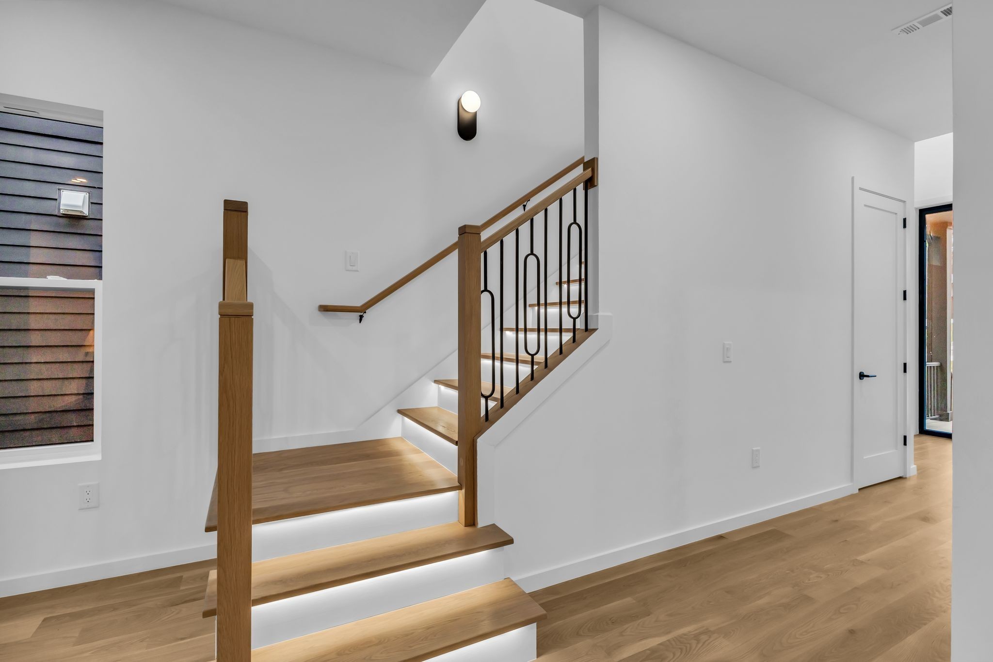 2505 Barclay Dr