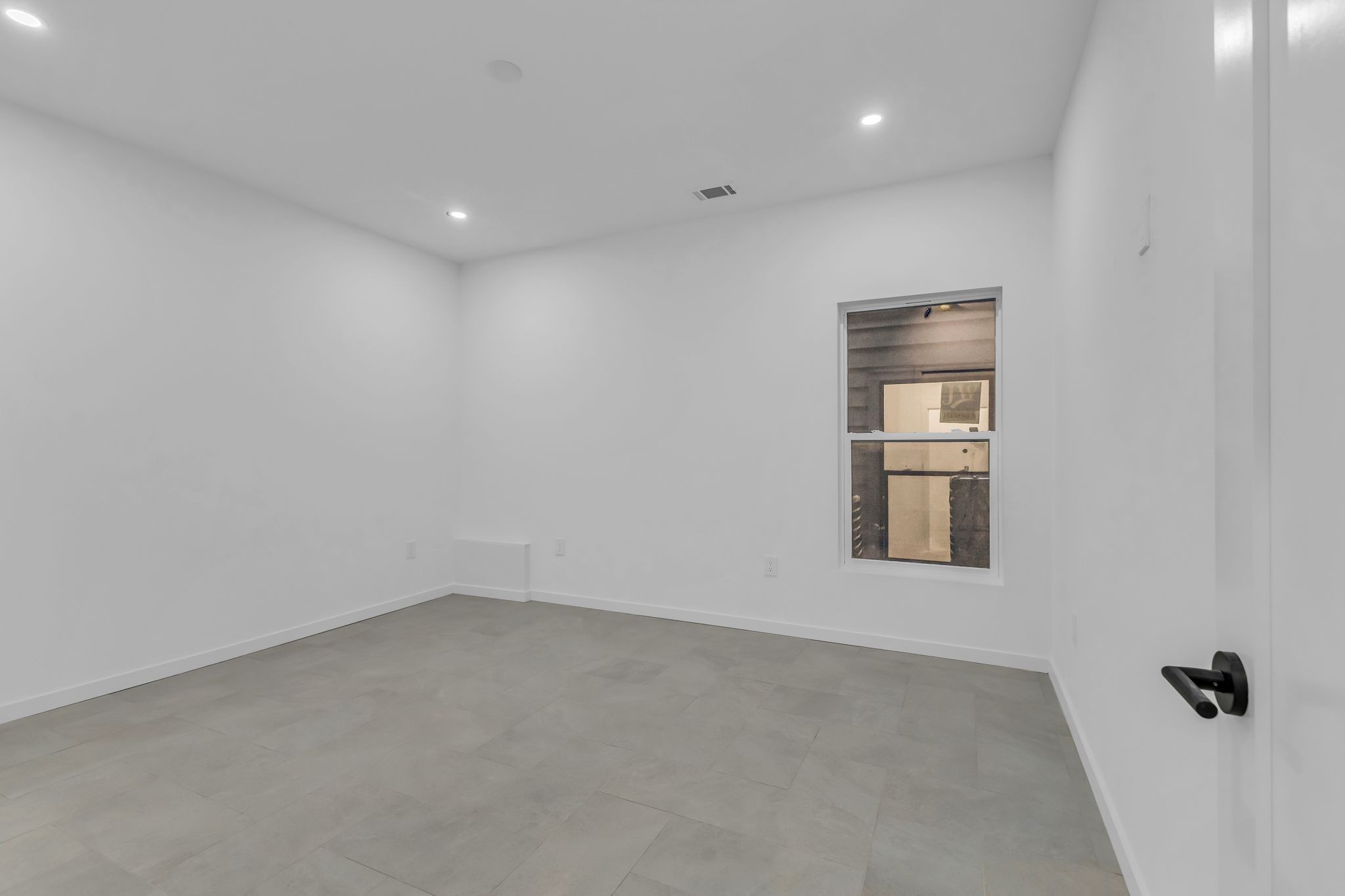2505 Barclay Dr