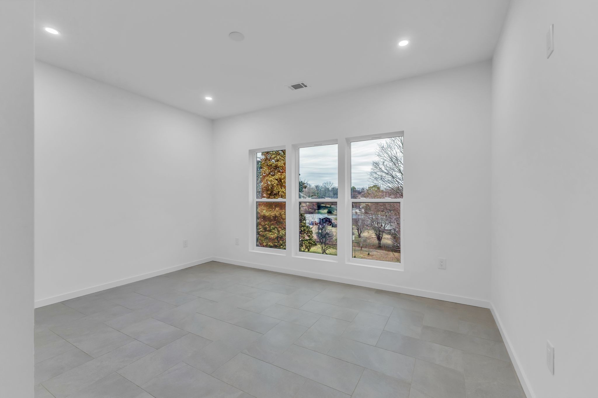 2505 Barclay Dr