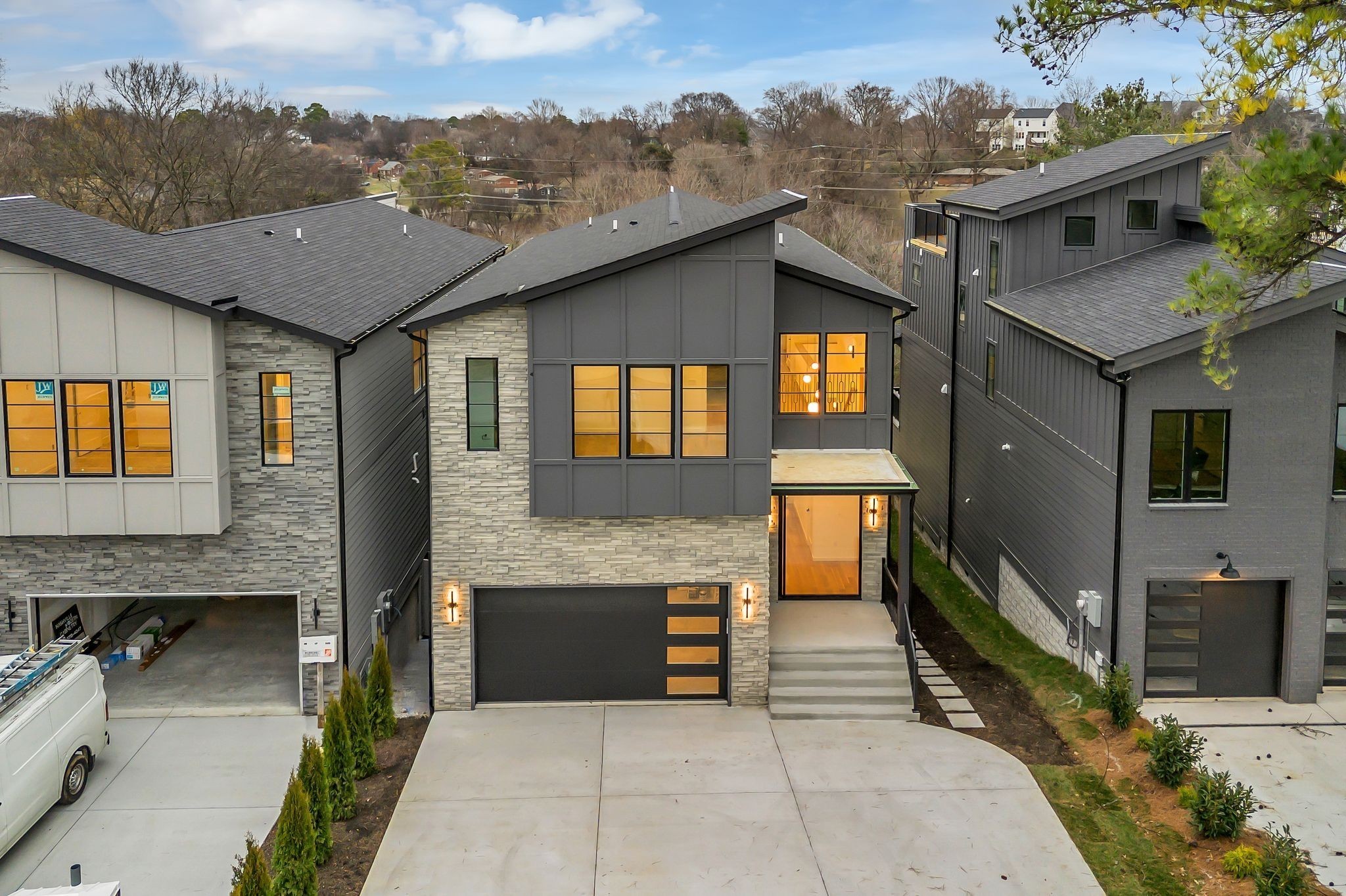 2505 Barclay Dr