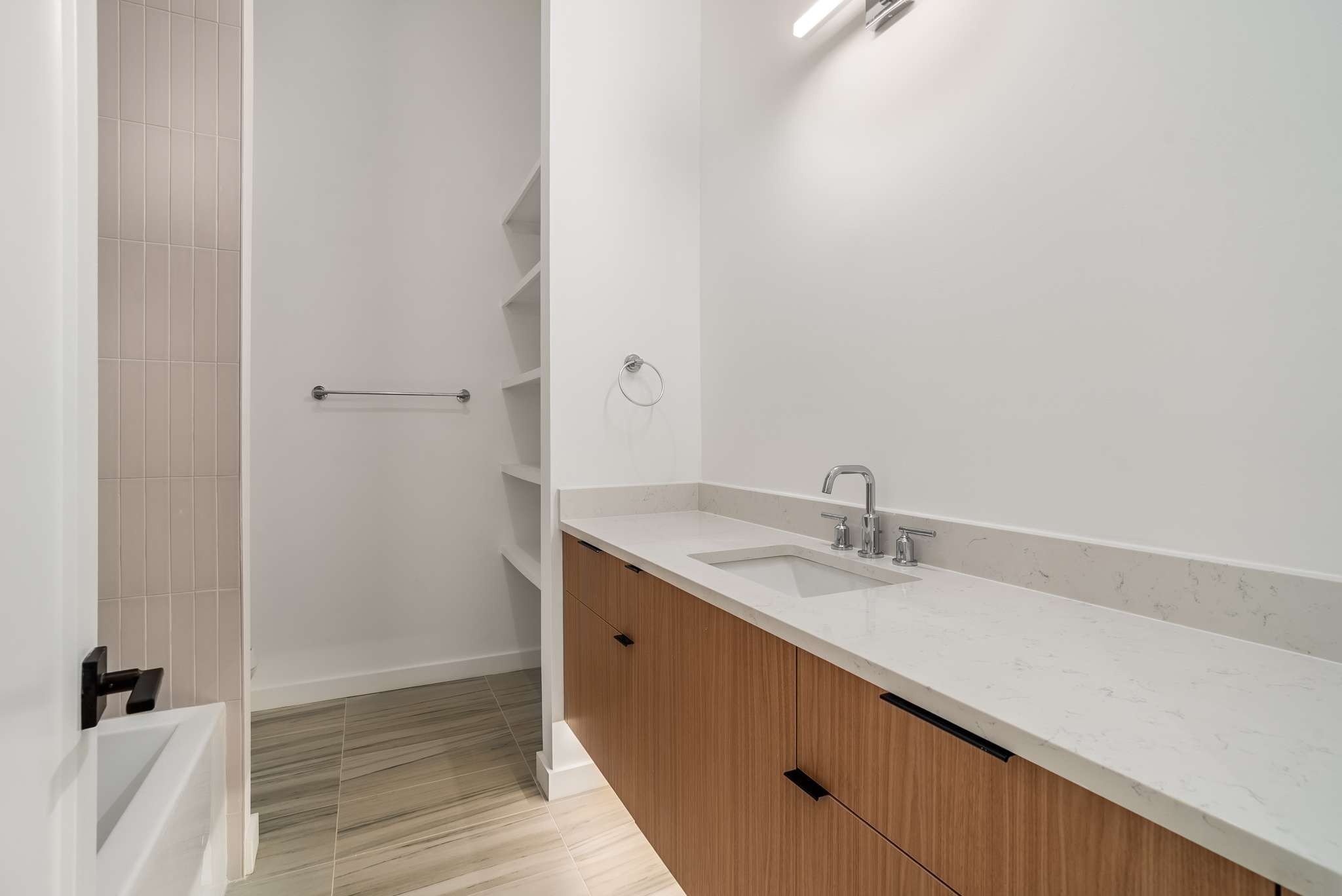 1017 12th Ave, S Unit: B