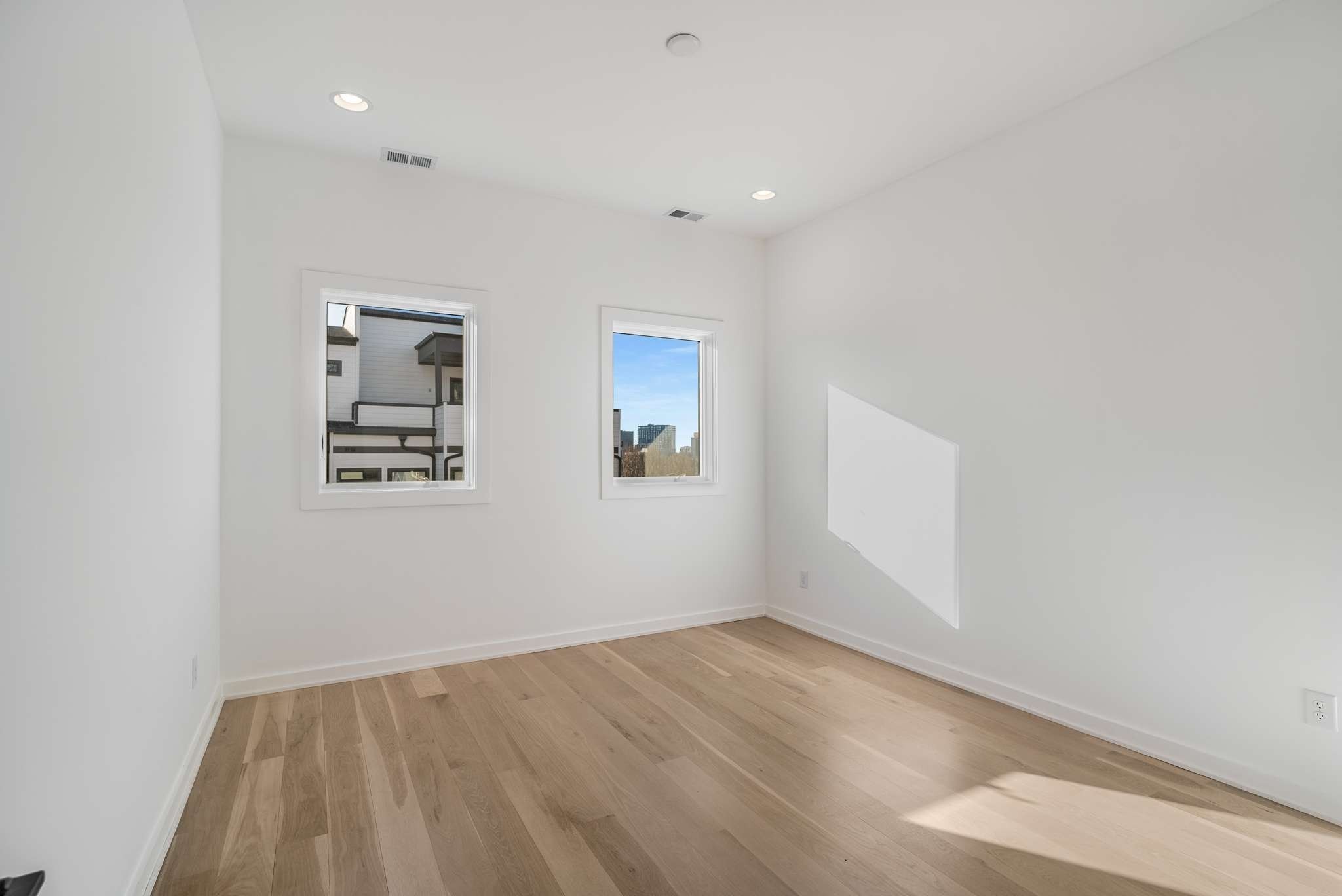 1017 12th Ave, S Unit: B