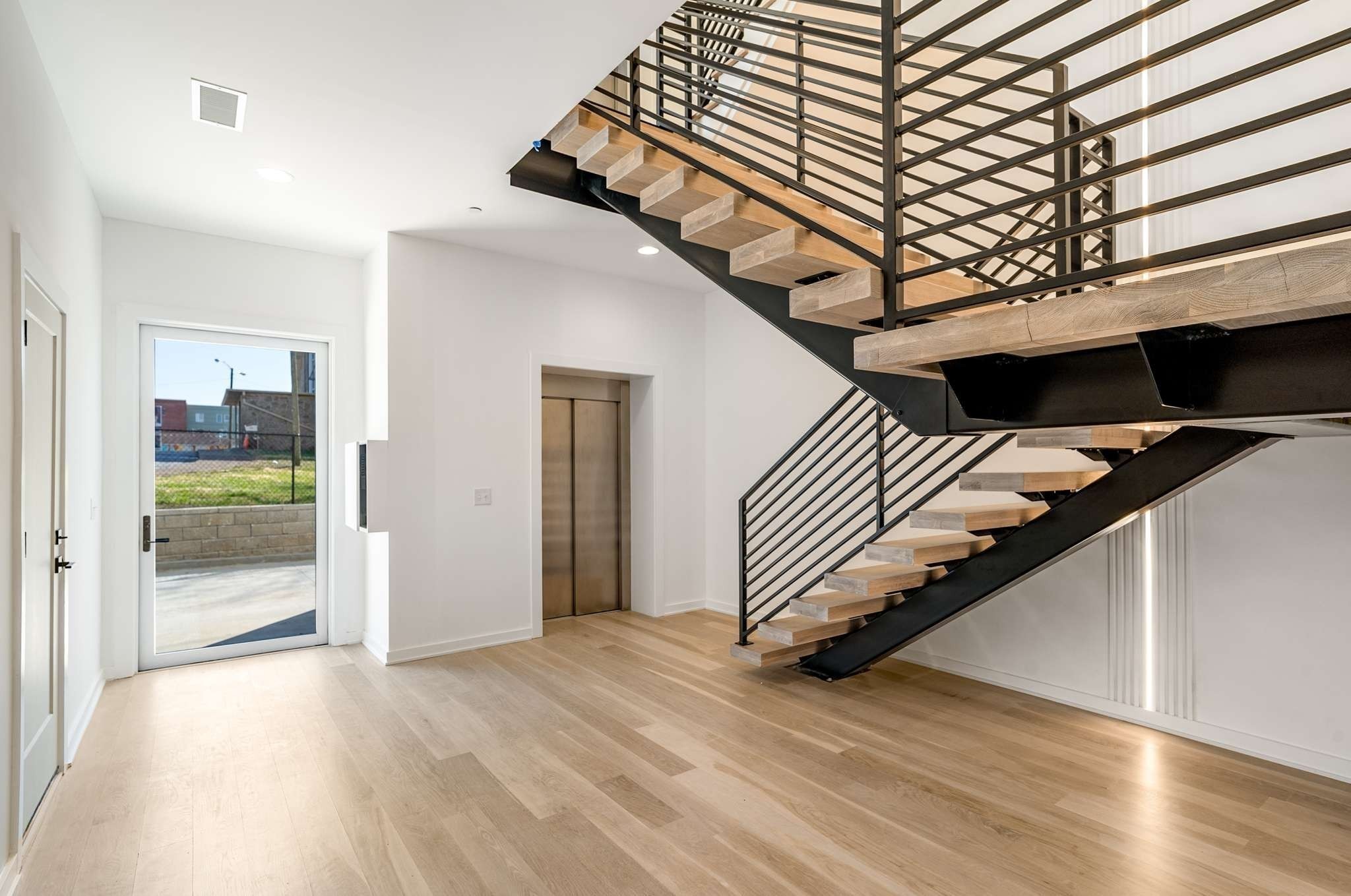 1017 12th Ave, S Unit: A