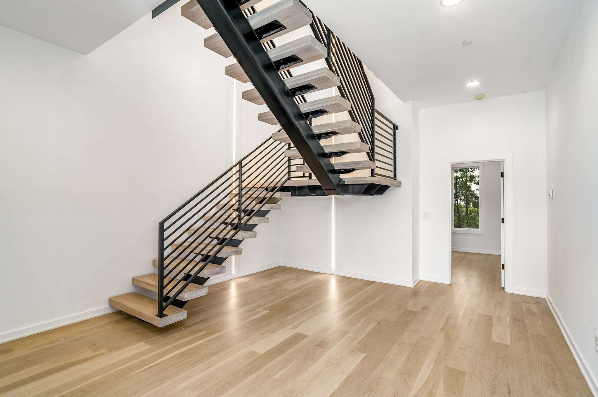 1017 12th Ave, S Unit: A