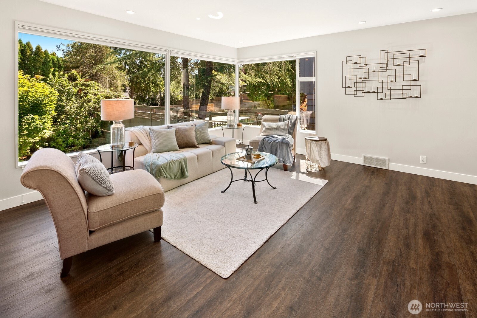 10040 35th Avenue NE