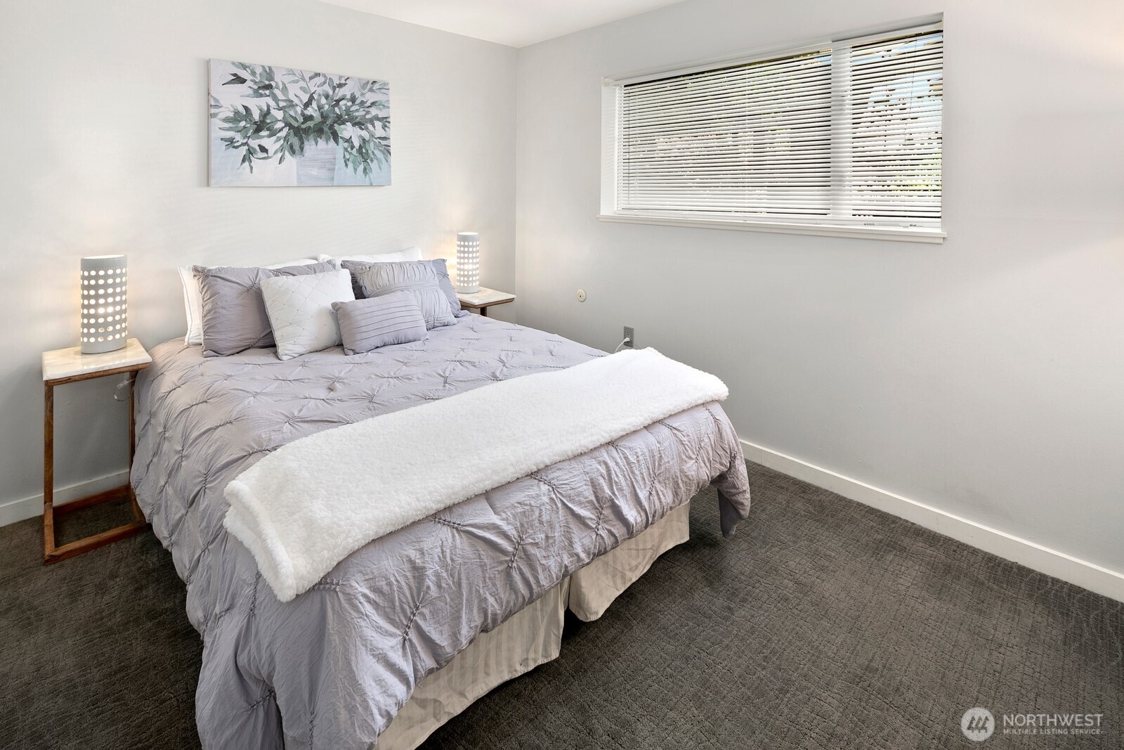 10040 35th Avenue NE