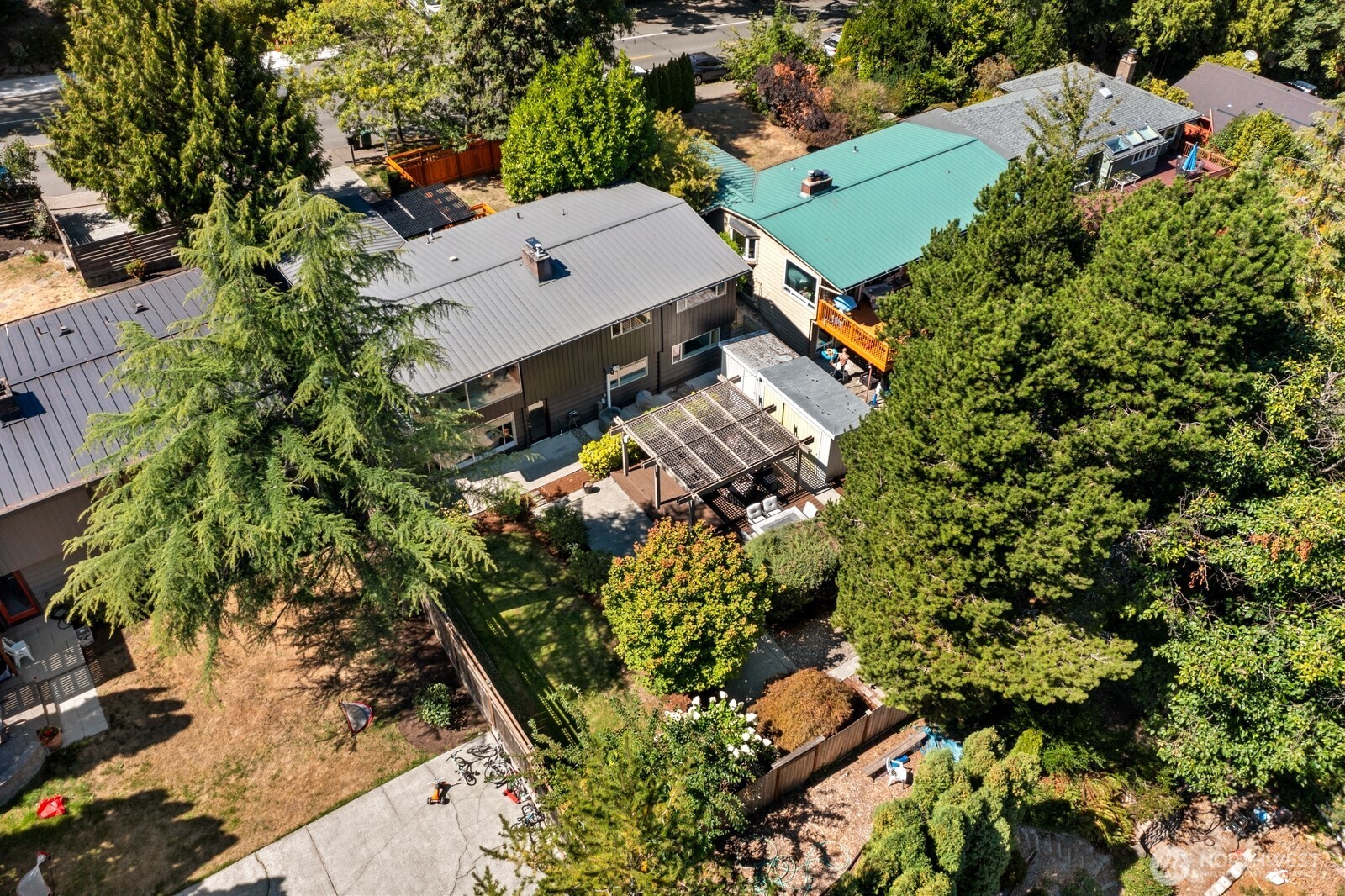 10040 35th Avenue NE