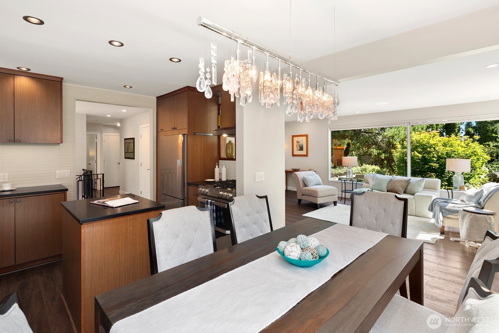 10040 35th Avenue NE