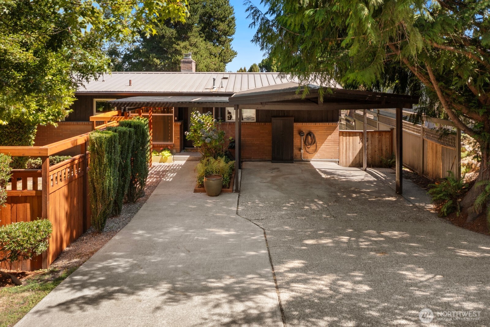 10040 35th Avenue NE