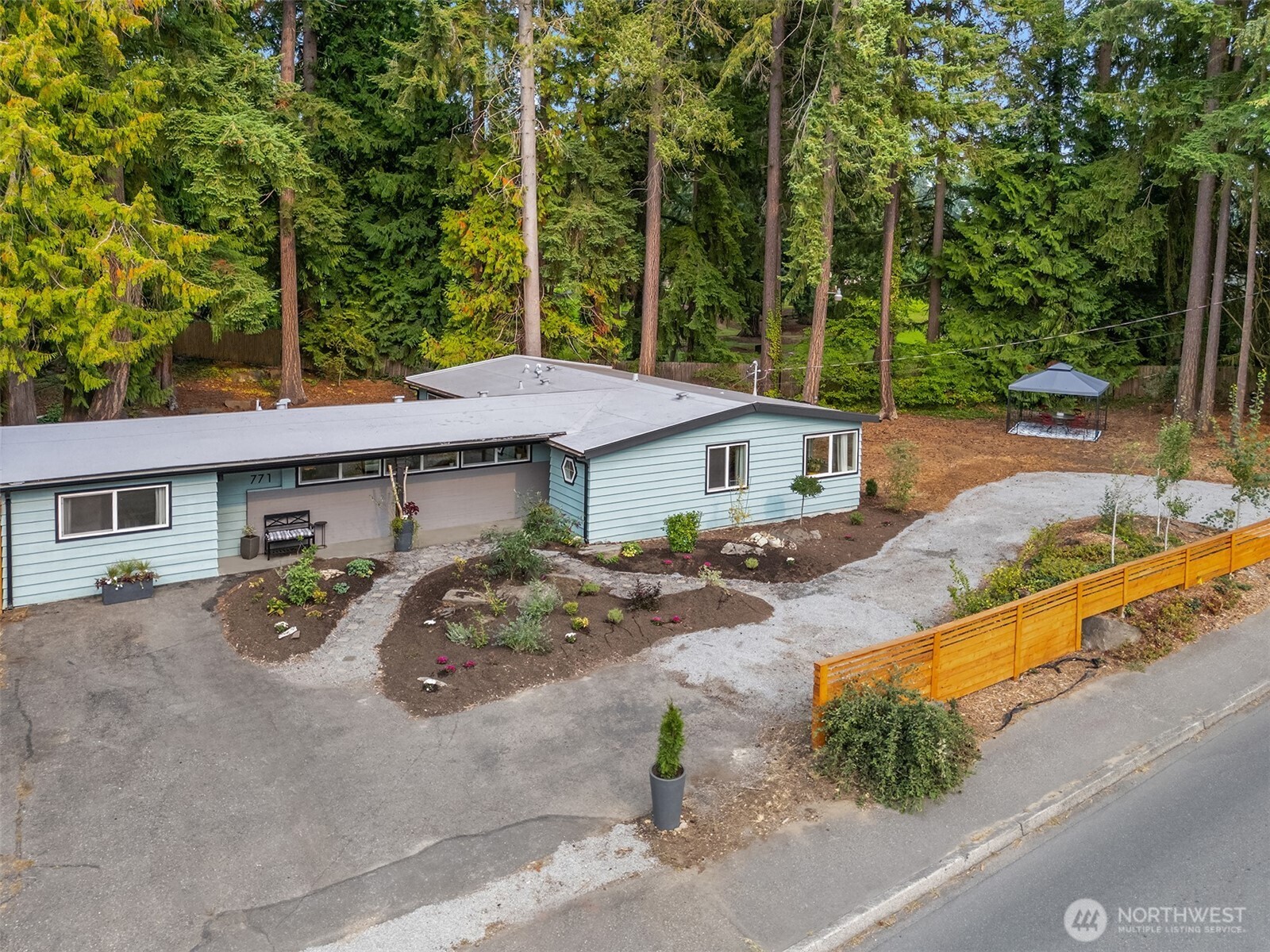 771 Edmonds Way