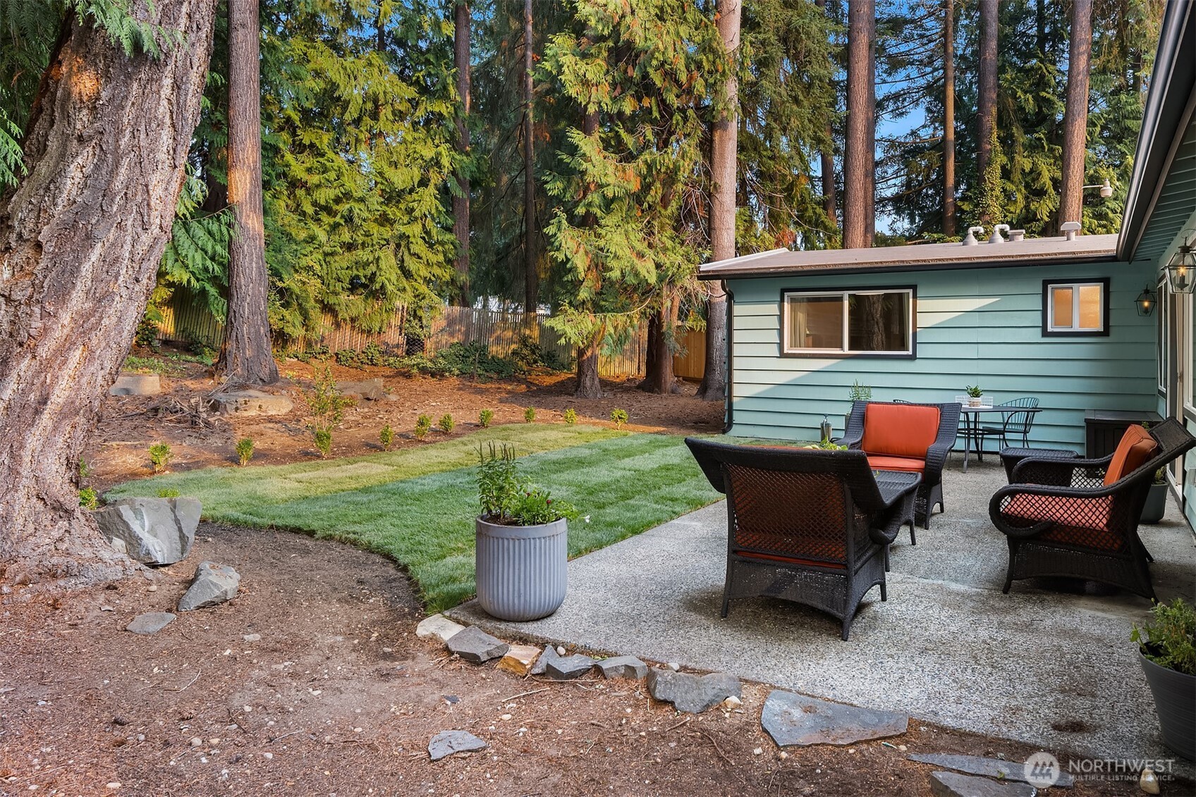 771 Edmonds Way