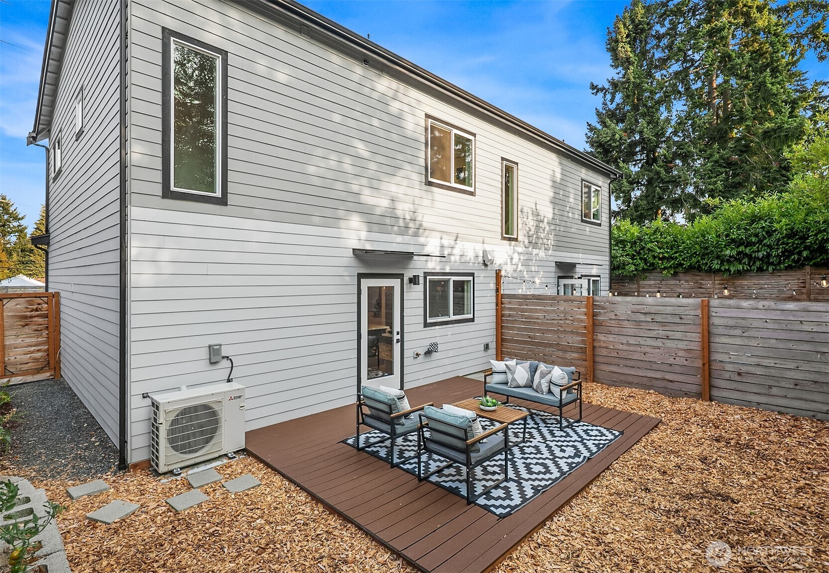 13707 B 1st Avenue NE