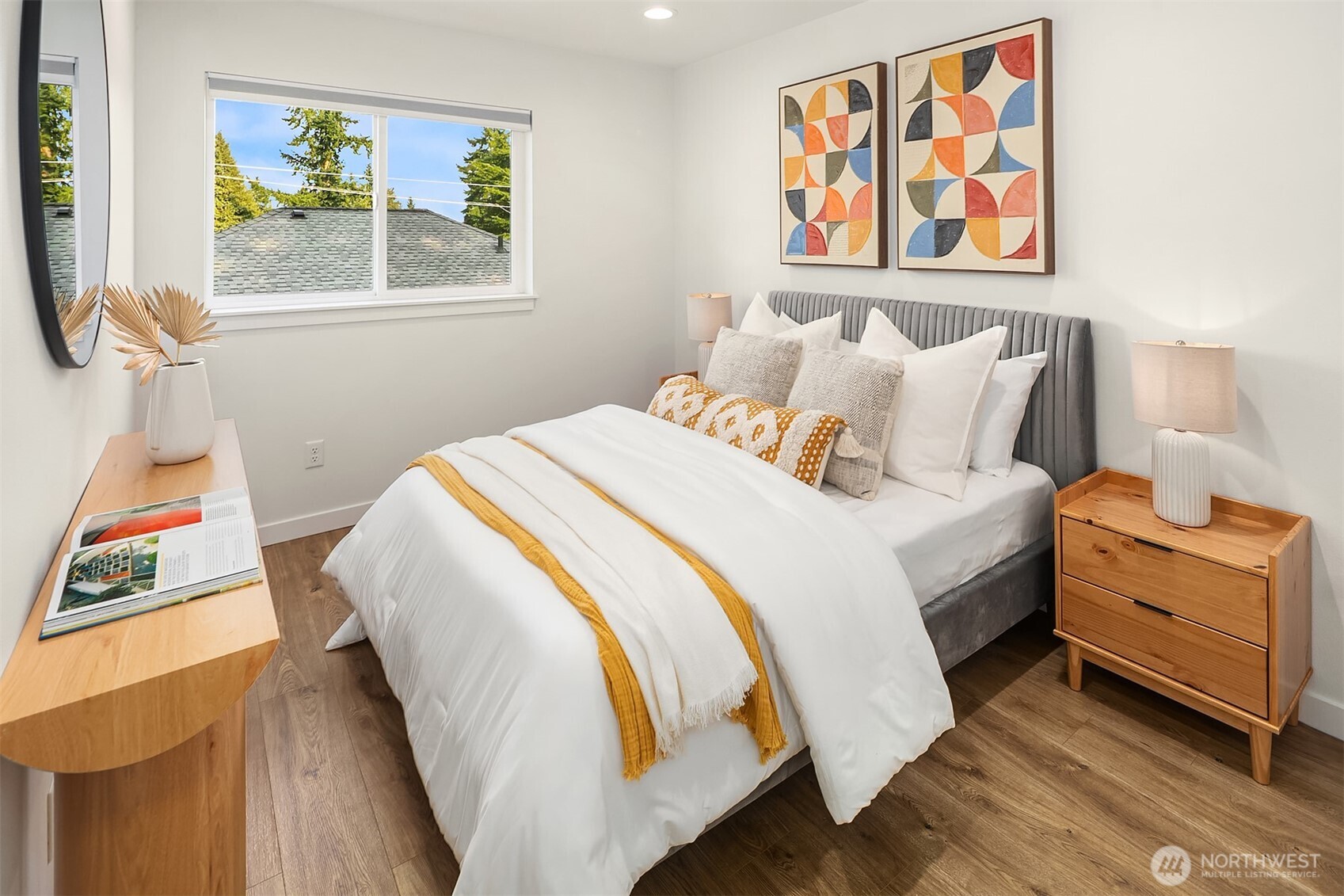 13707 B 1st Avenue NE