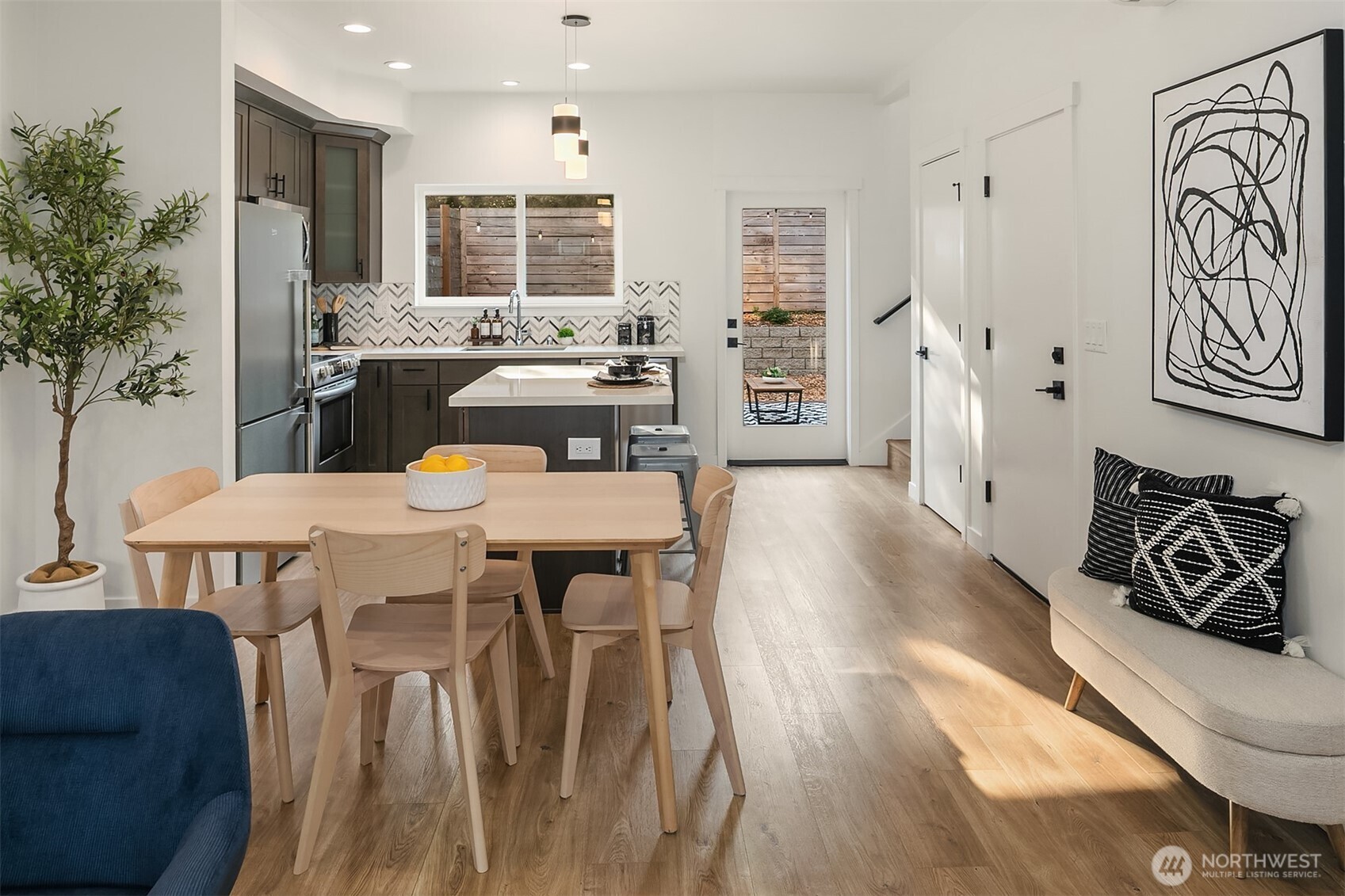 13707 B 1st Avenue NE