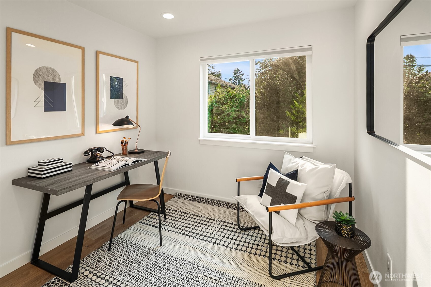 13707 B 1st Avenue NE