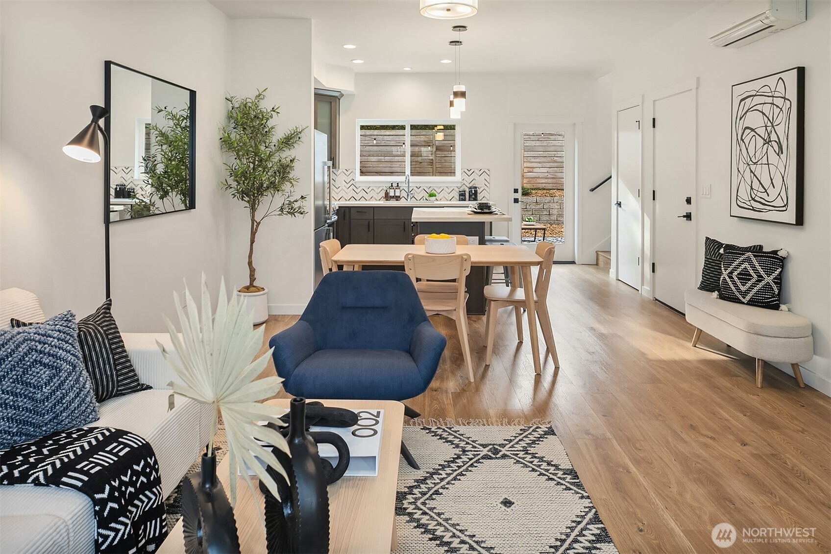 13707 B 1st Avenue NE